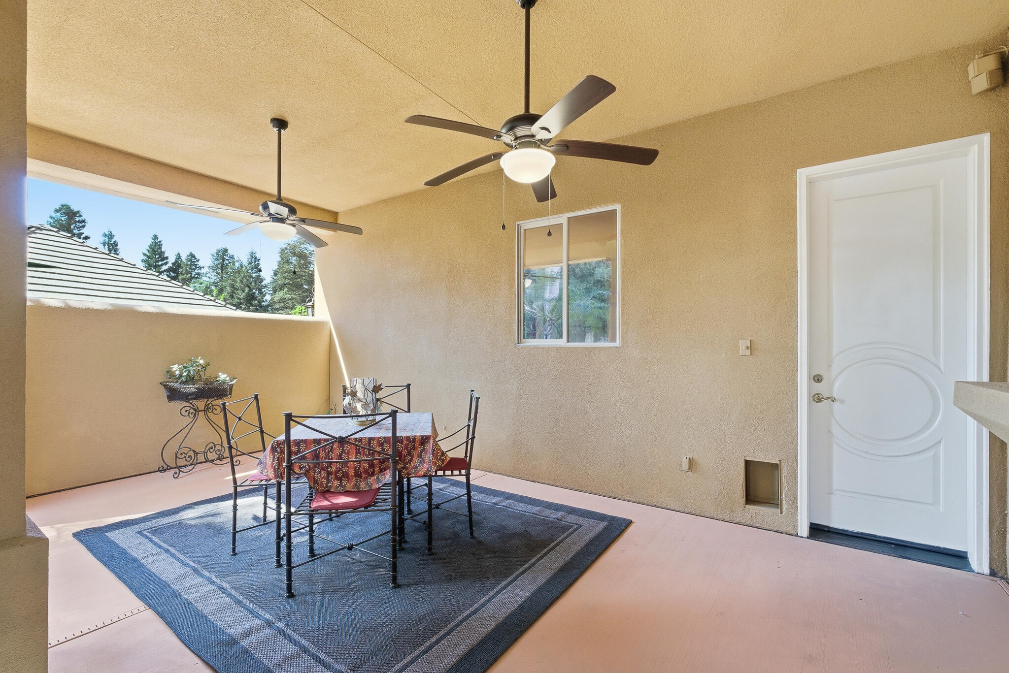 2135 SE Cottonwood Cir, Visalia, CA 93277