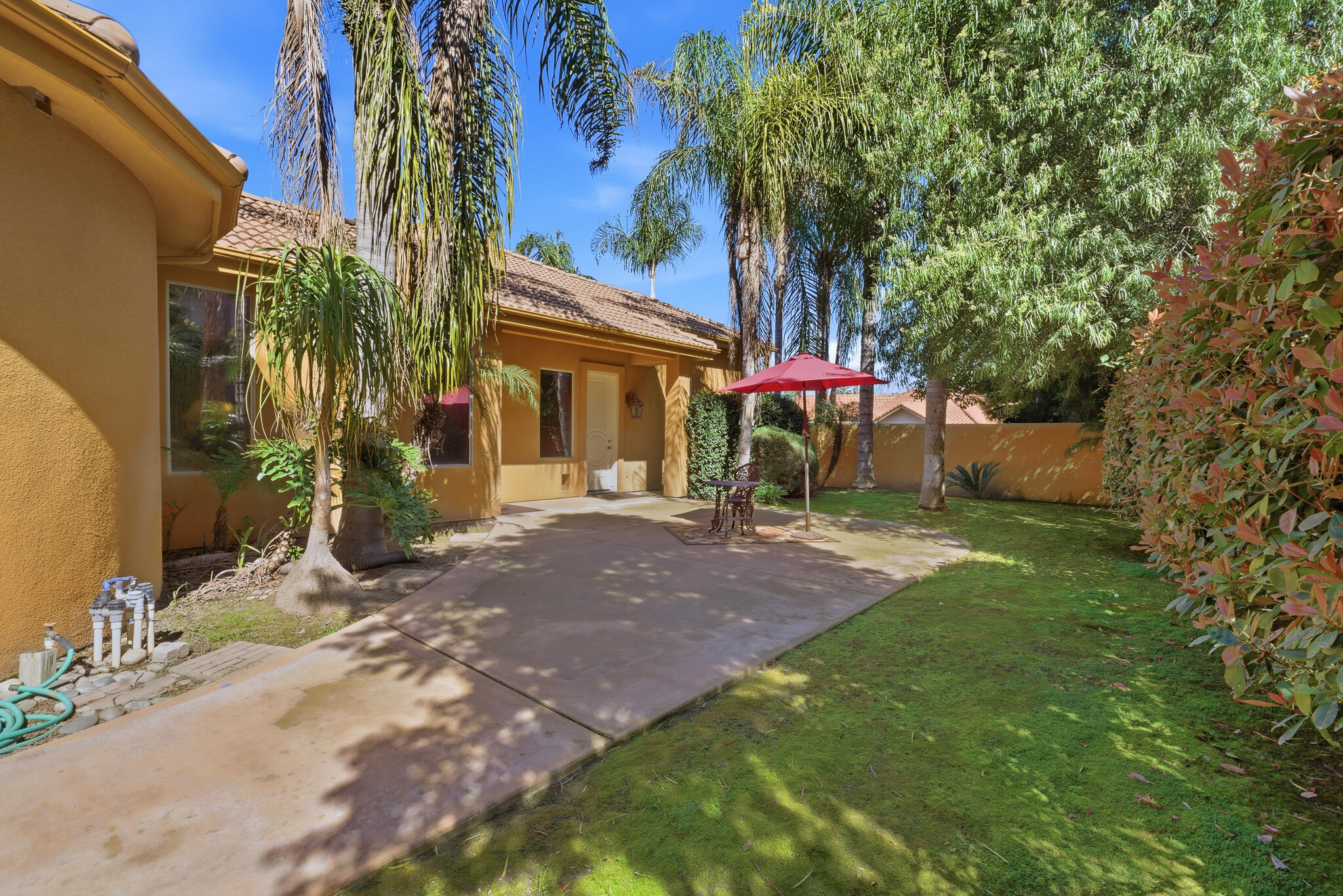 2135 SE Cottonwood Cir, Visalia, CA 93277