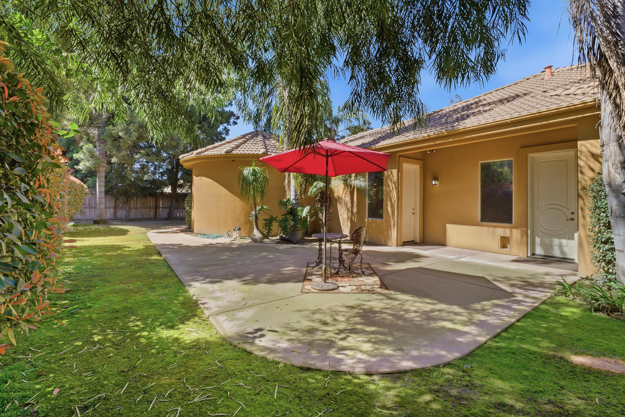 2135 SE Cottonwood Cir, Visalia, CA 93277