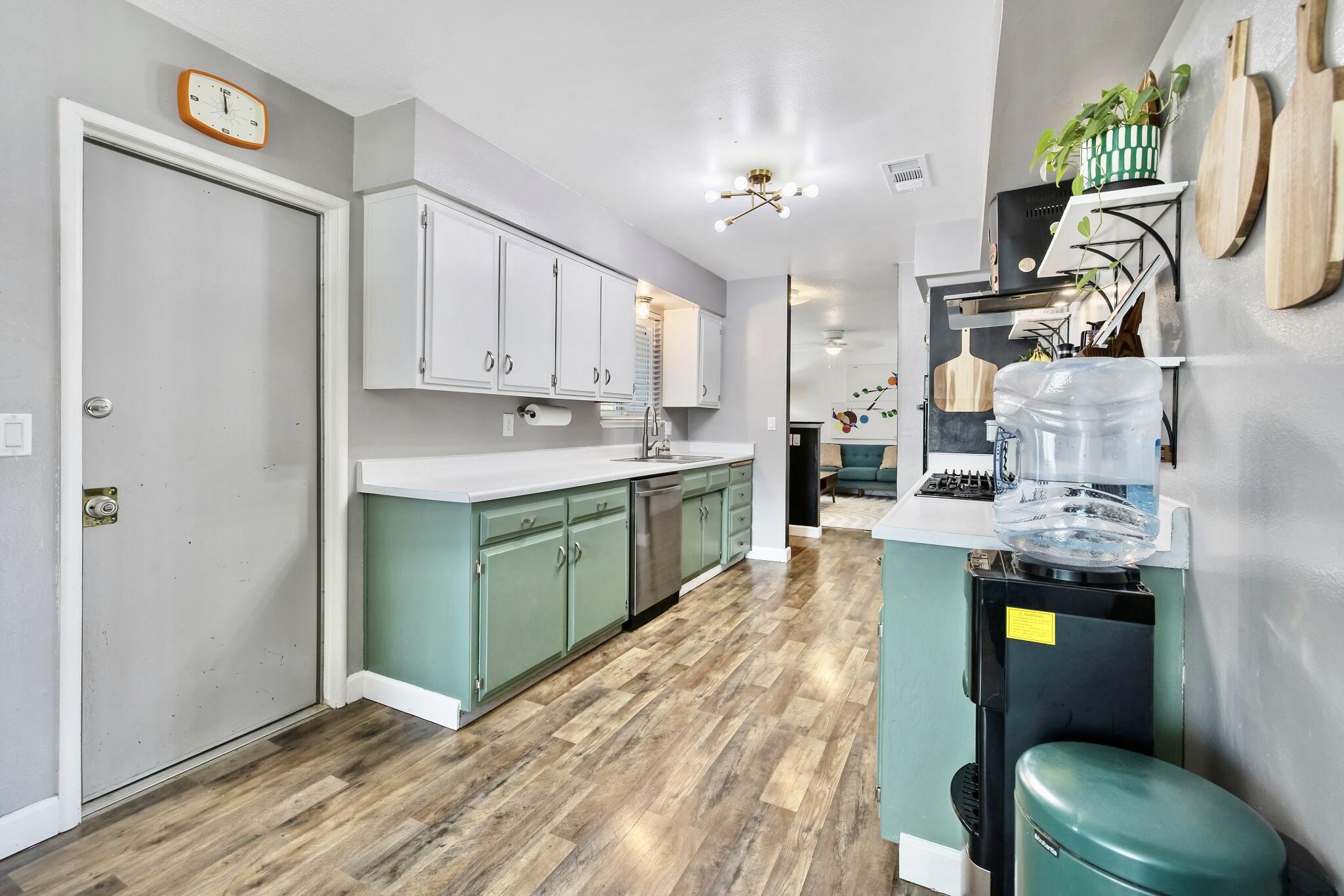 107 Ruth St, Exeter, CA 93221