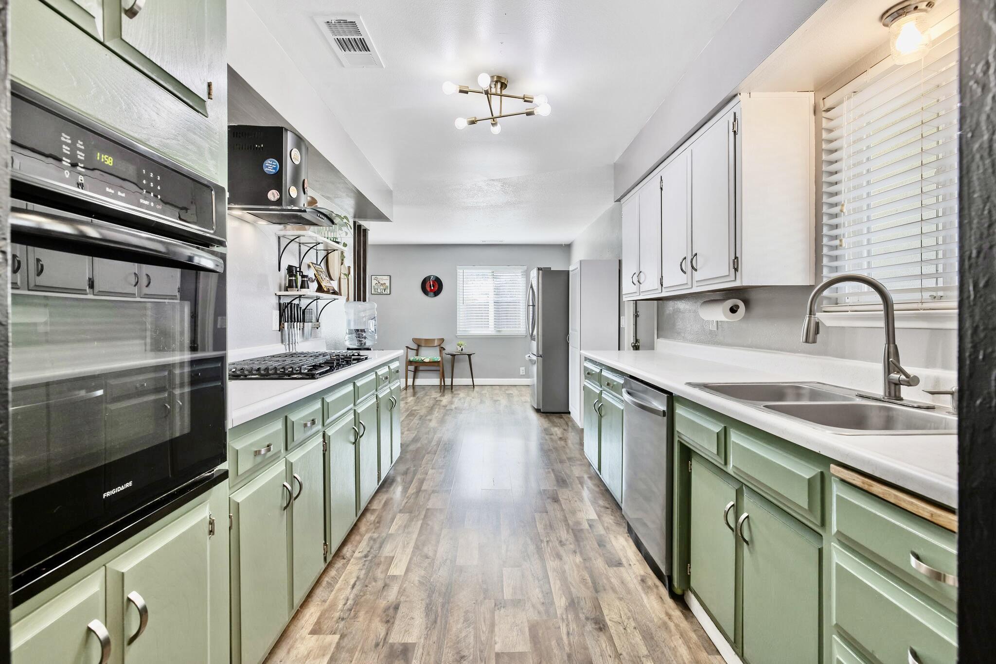 107 Ruth St, Exeter, CA 93221