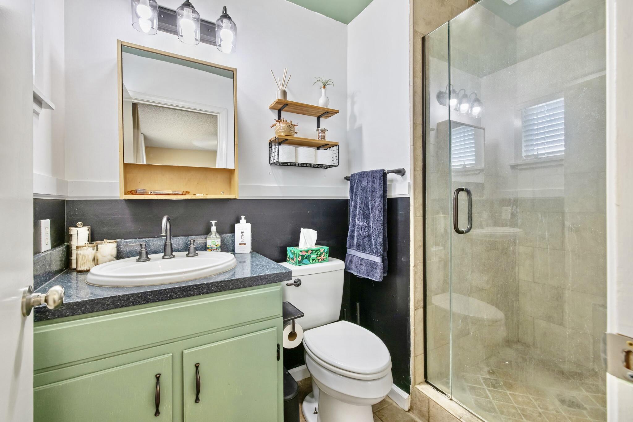 107 Ruth St, Exeter, CA 93221