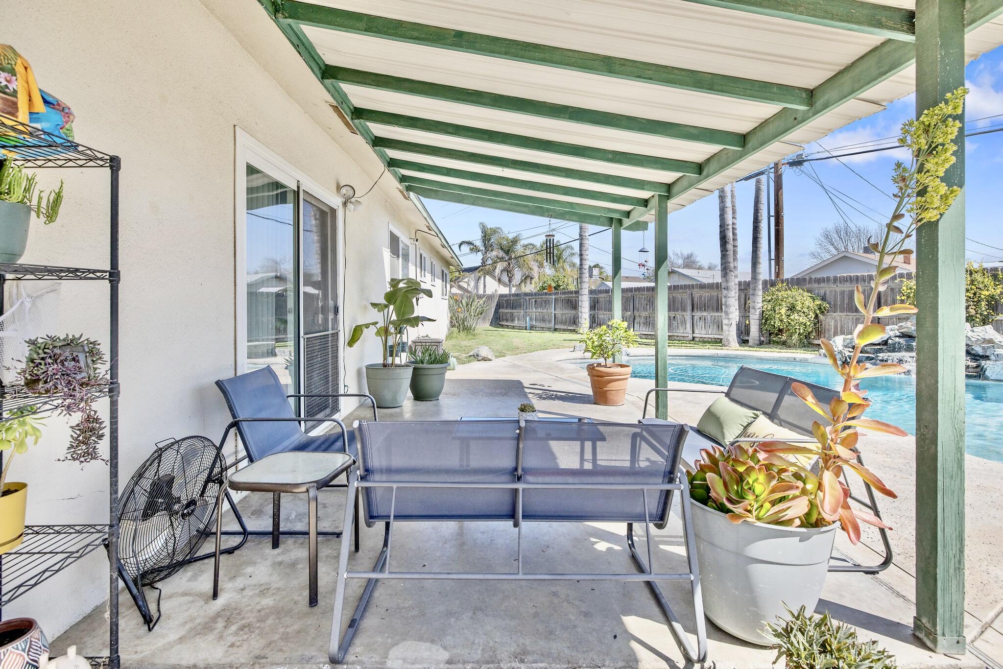 107 Ruth St, Exeter, CA 93221