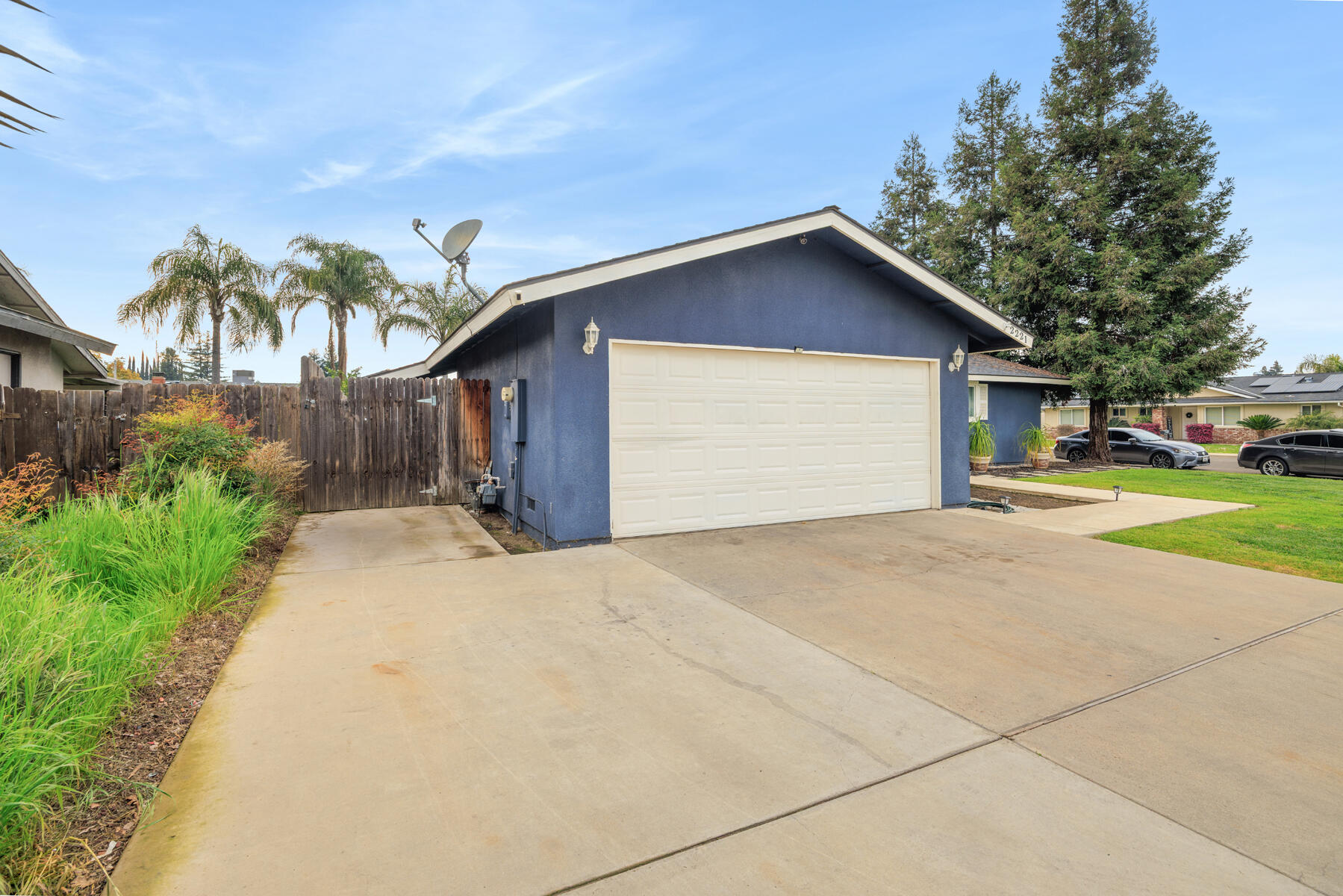 2221 S Akers St, Visalia, CA 93277