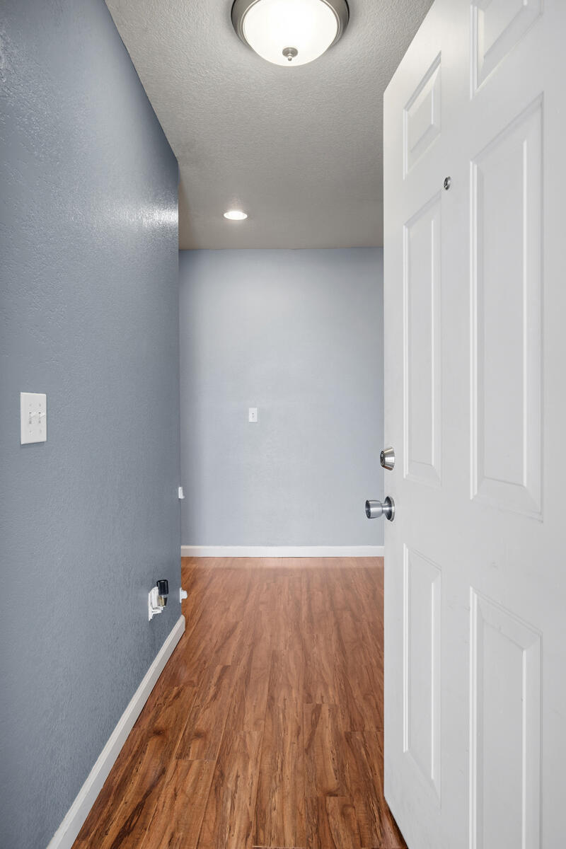 2221 S Akers St, Visalia, CA 93277