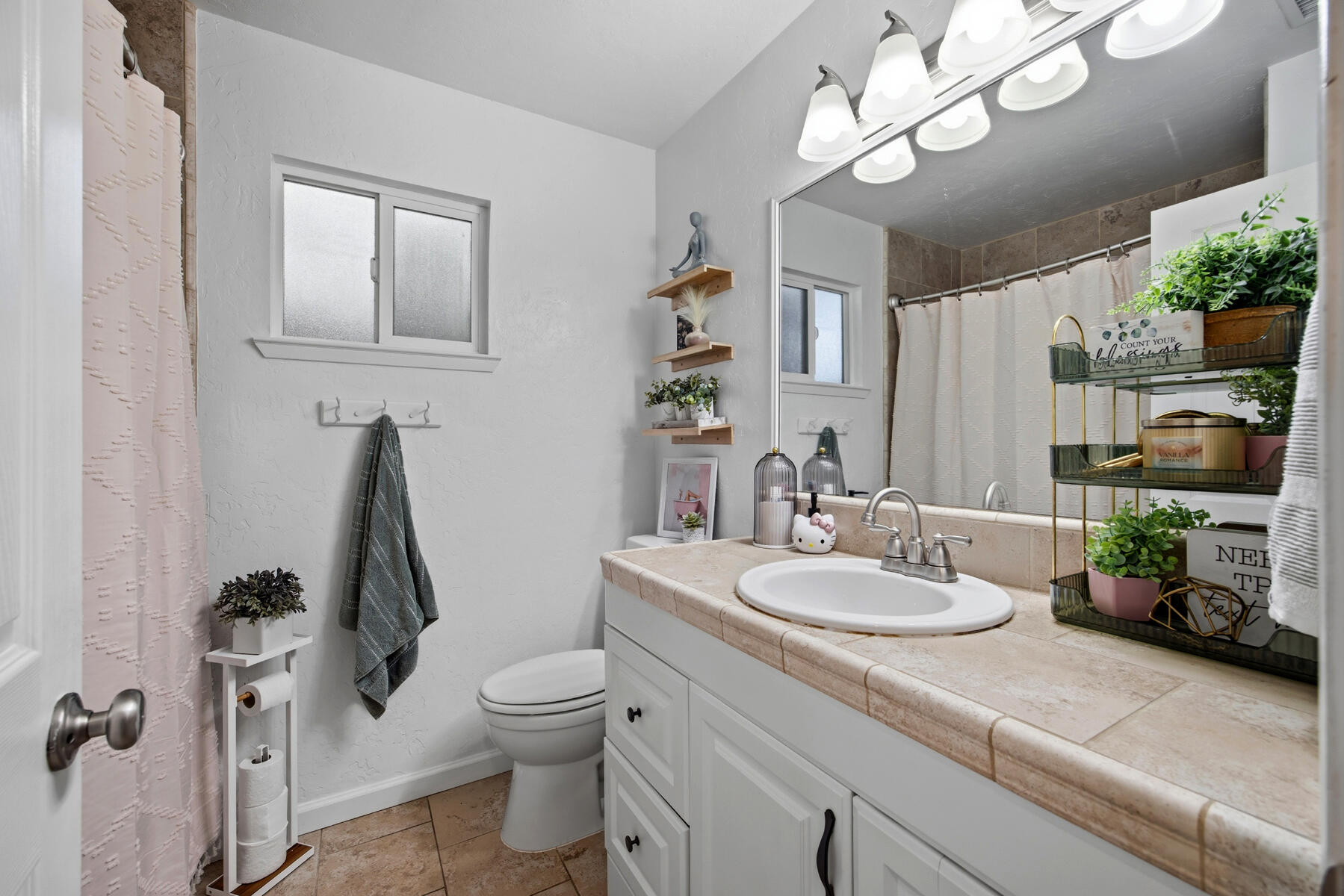 2221 S Akers St, Visalia, CA 93277