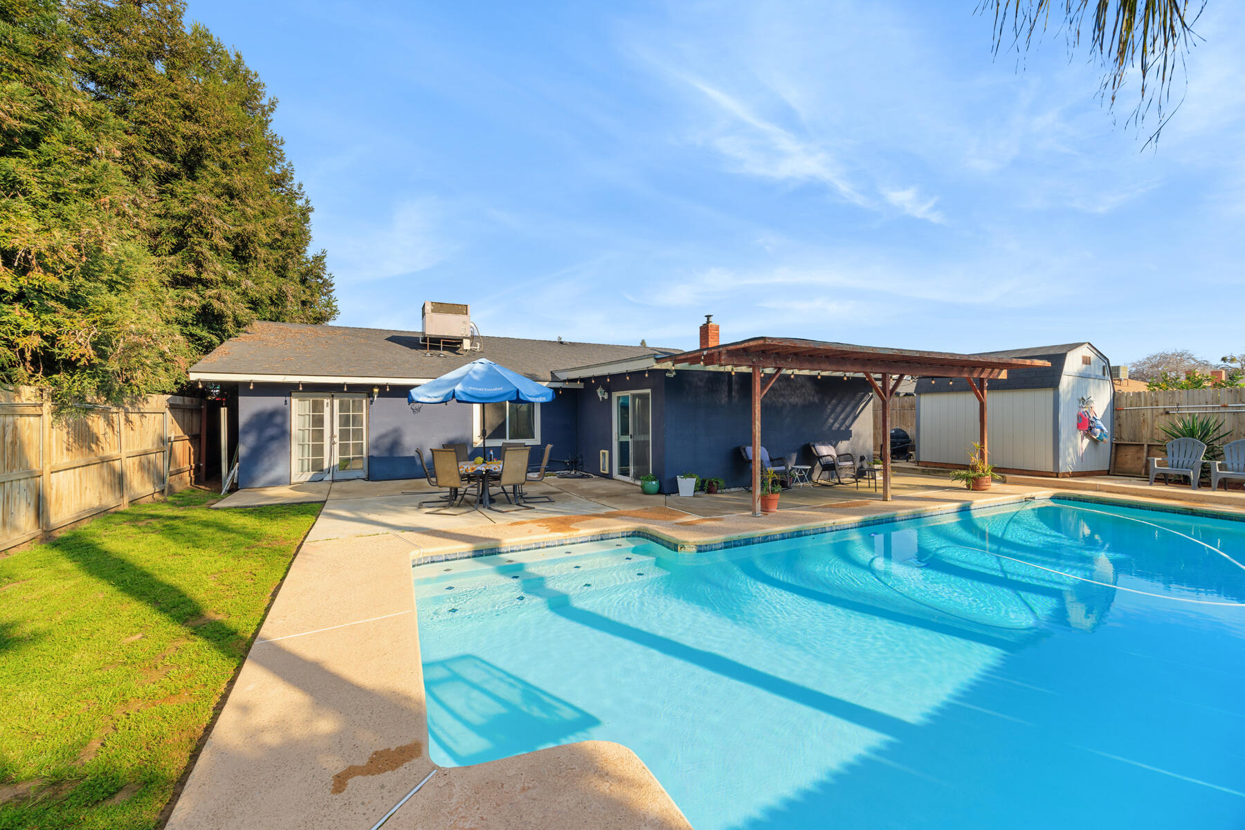 2221 S Akers St, Visalia, CA 93277