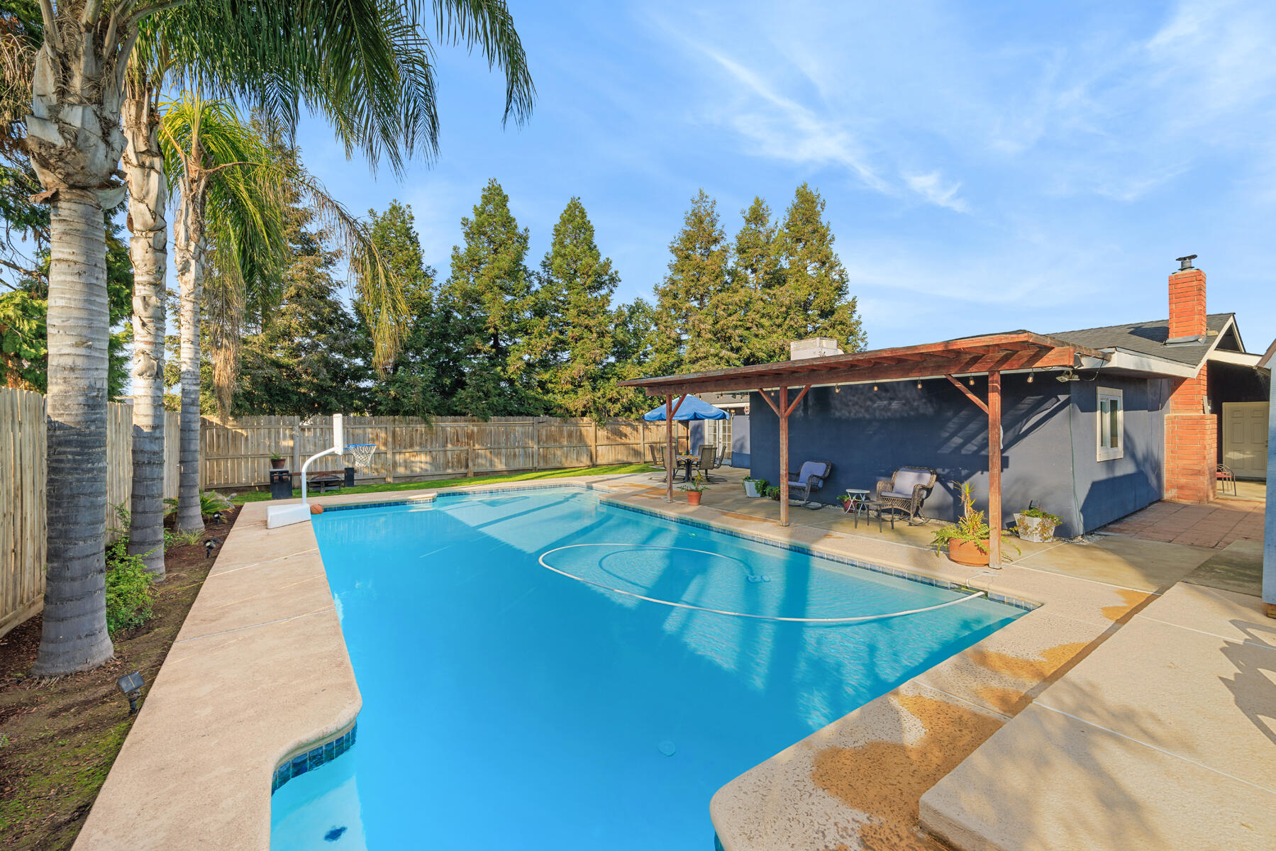 2221 S Akers St, Visalia, CA 93277