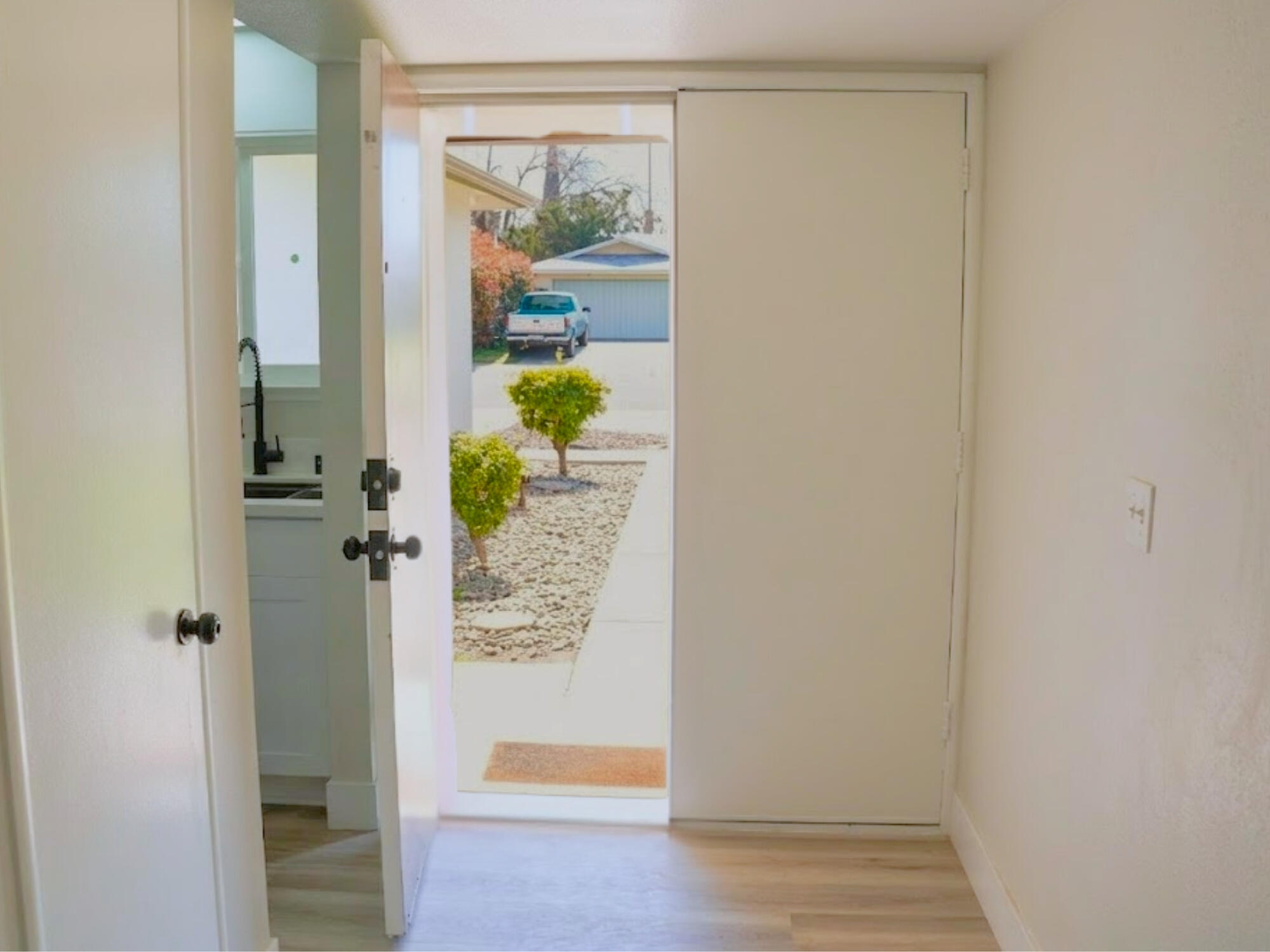 3326 W Fairview Ave, Visalia, CA 93277