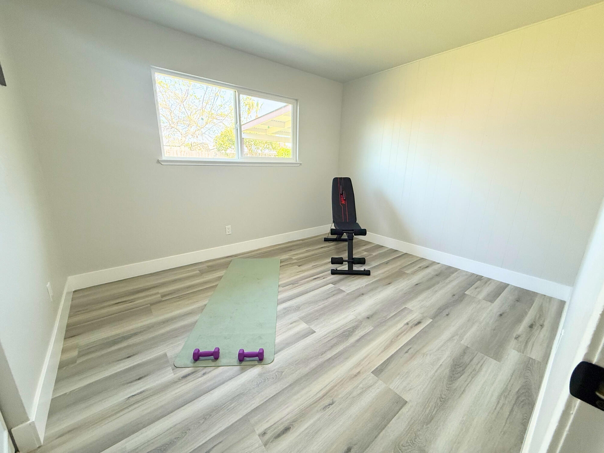 3326 W Fairview Ave, Visalia, CA 93277