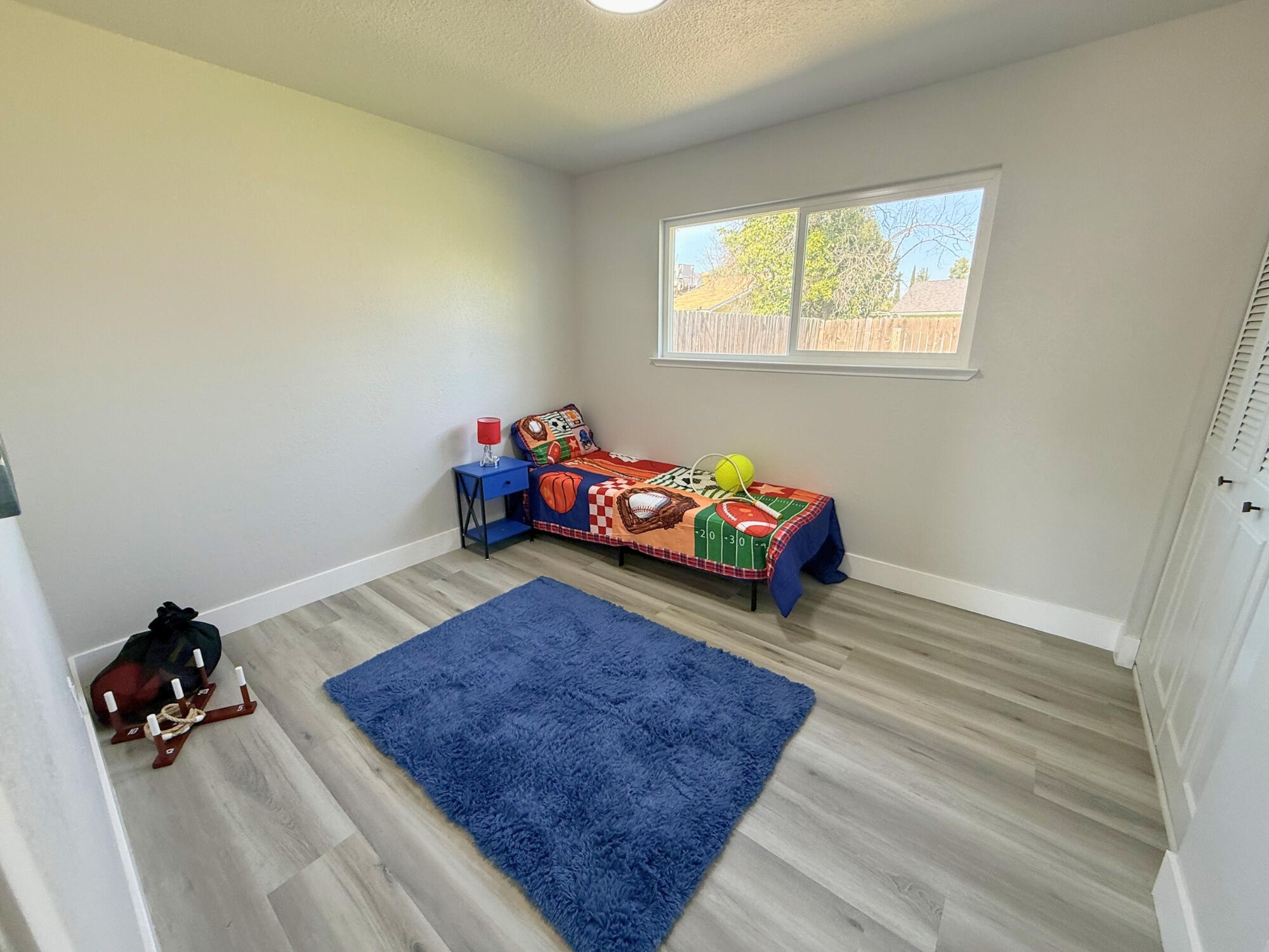 3326 W Fairview Ave, Visalia, CA 93277