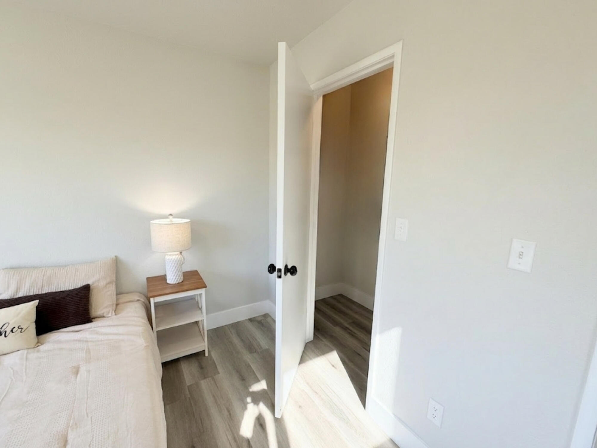 3326 W Fairview Ave, Visalia, CA 93277