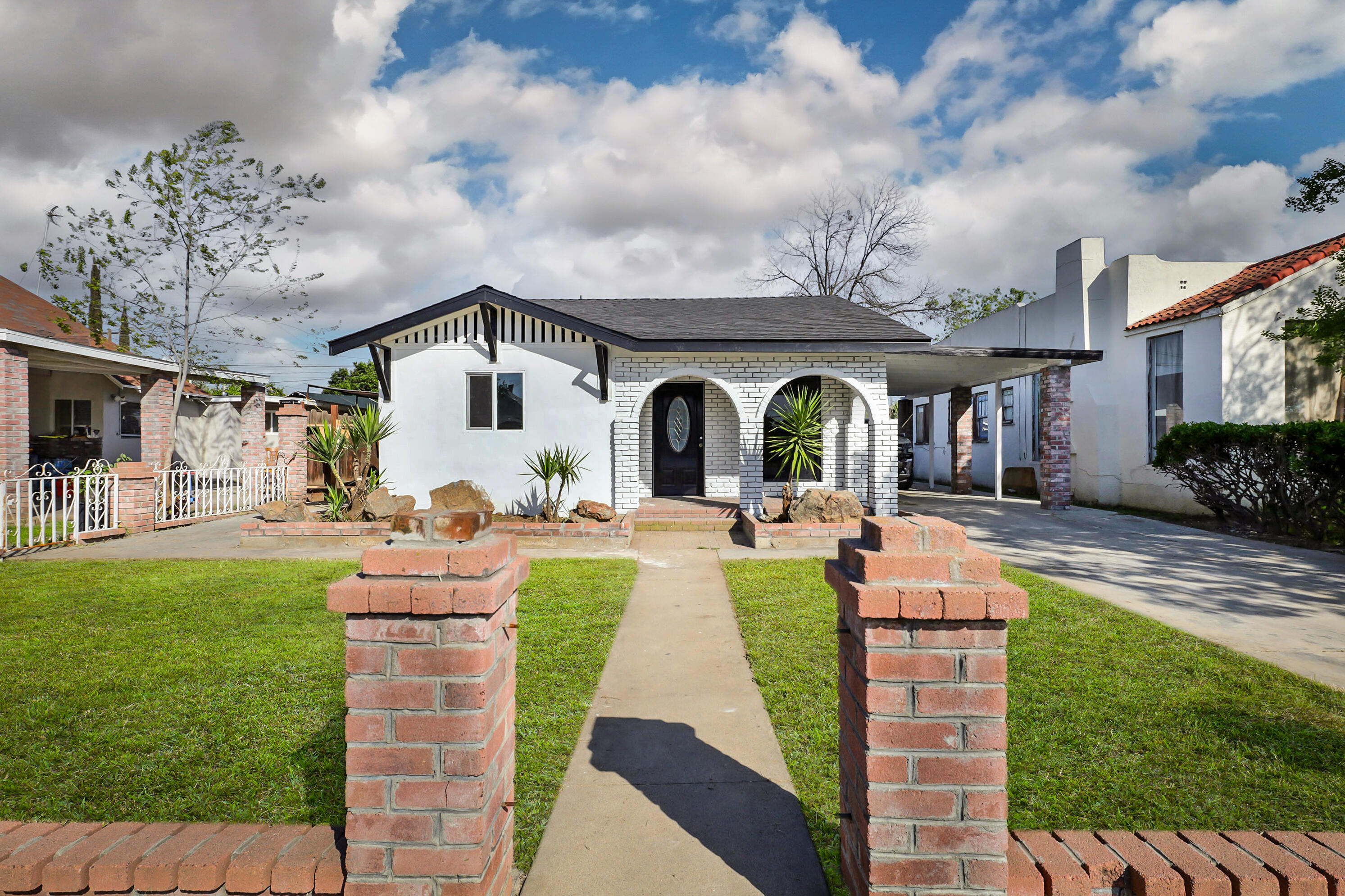 330 Van Ness Ave, Lindsay, CA 93247