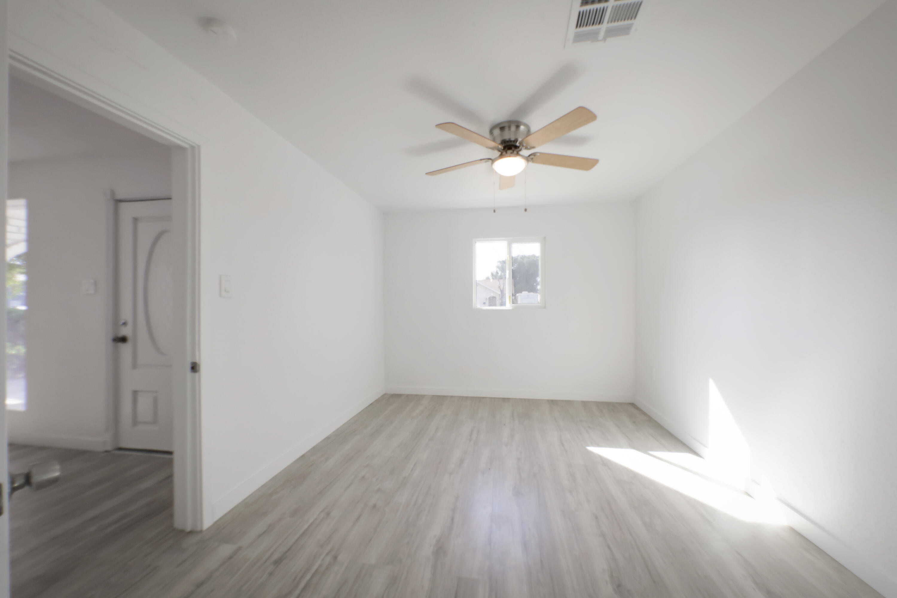 330 Van Ness Ave, Lindsay, CA 93247