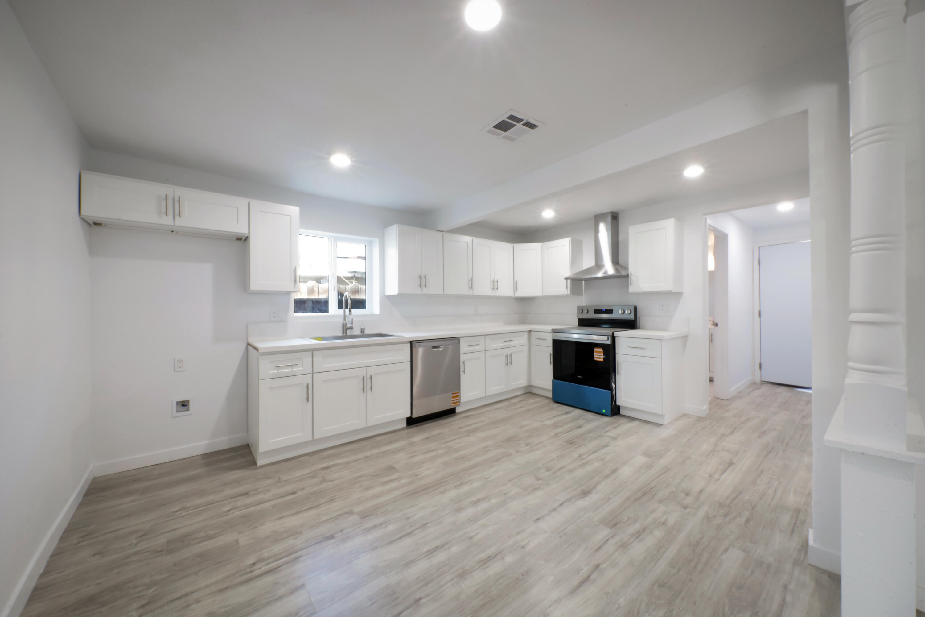 330 Van Ness Ave, Lindsay, CA 93247