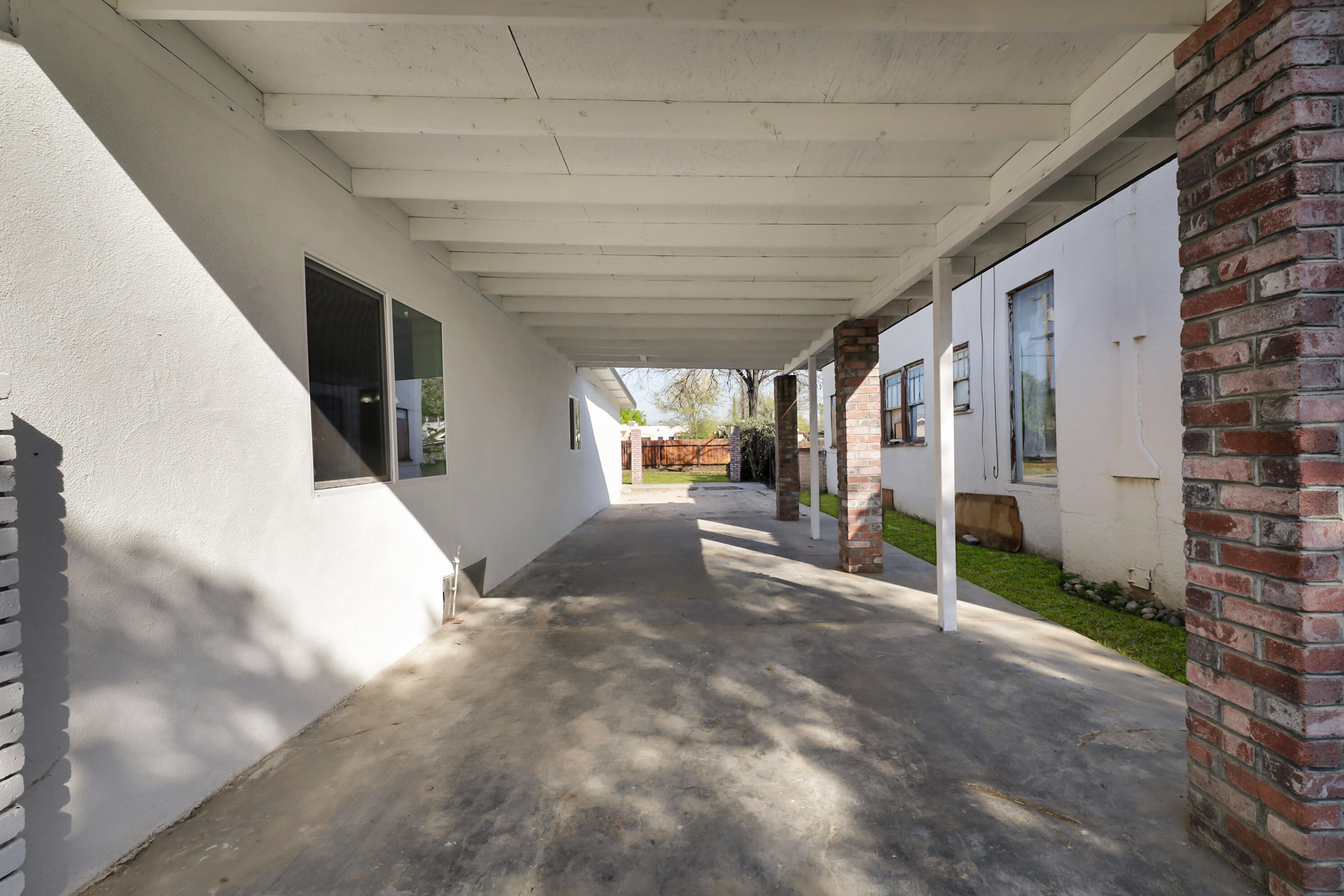 330 Van Ness Ave, Lindsay, CA 93247