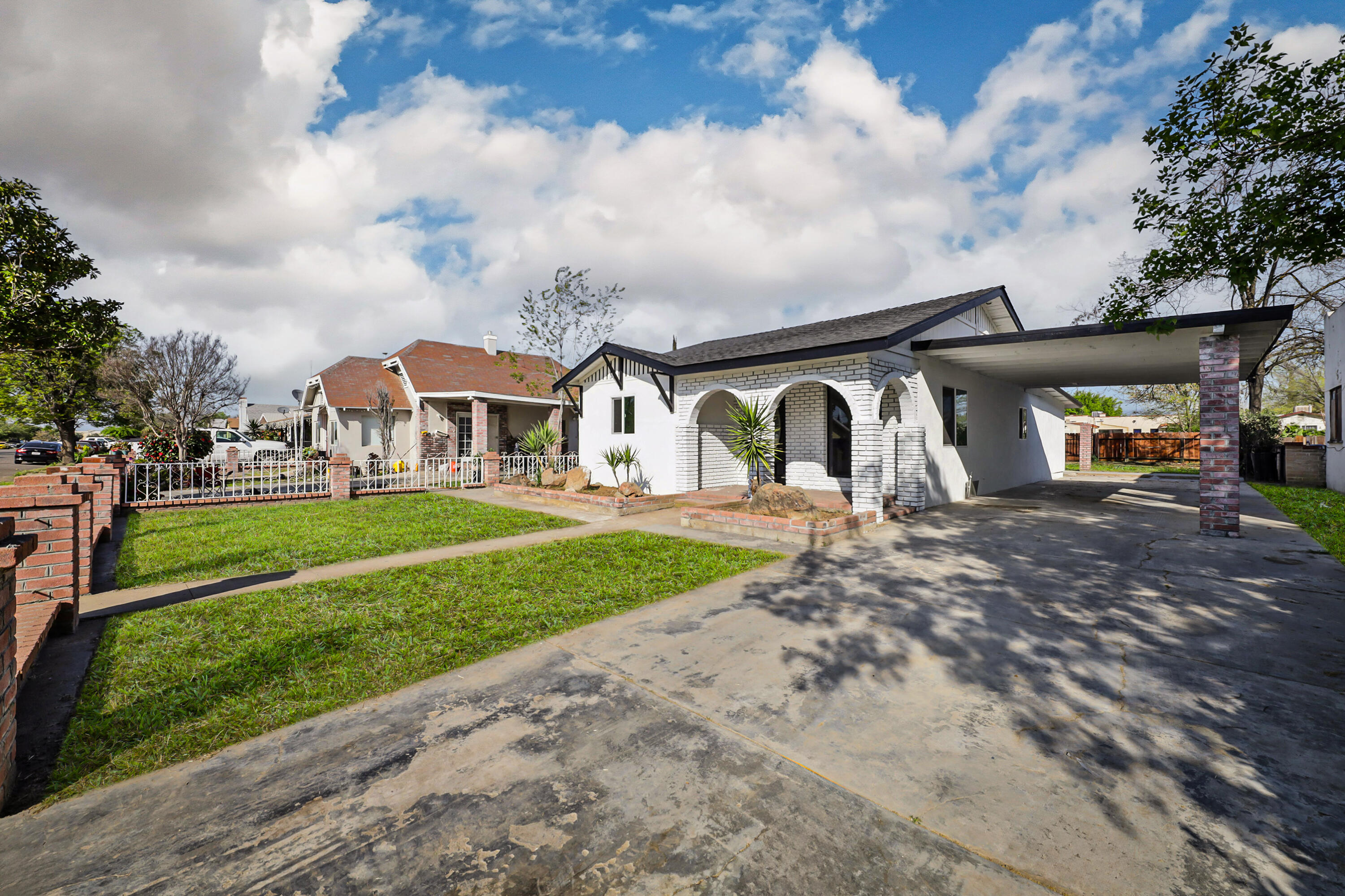 330 Van Ness Ave, Lindsay, CA 93247