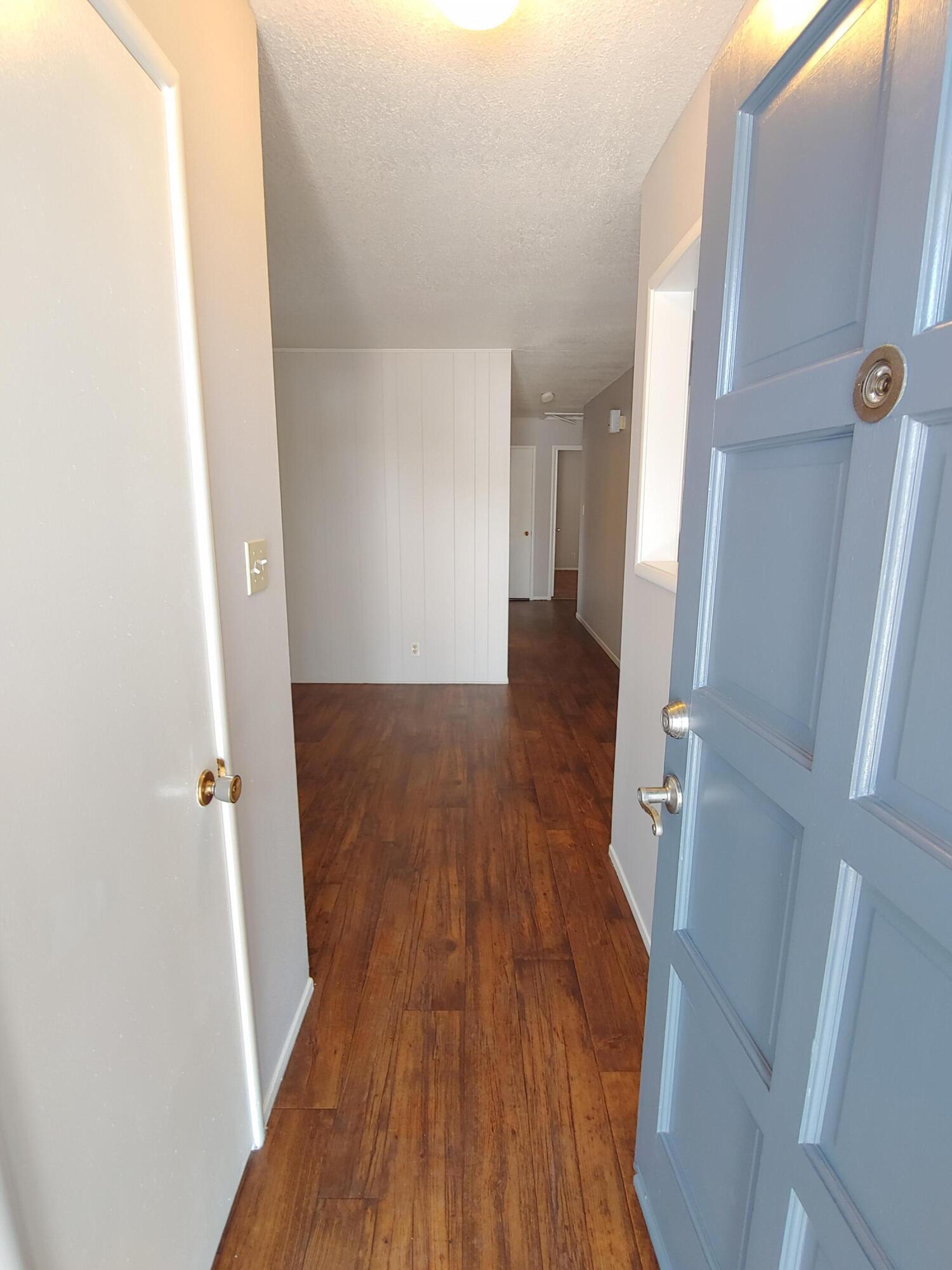 1423 W Wren Ave, Visalia, CA 93291