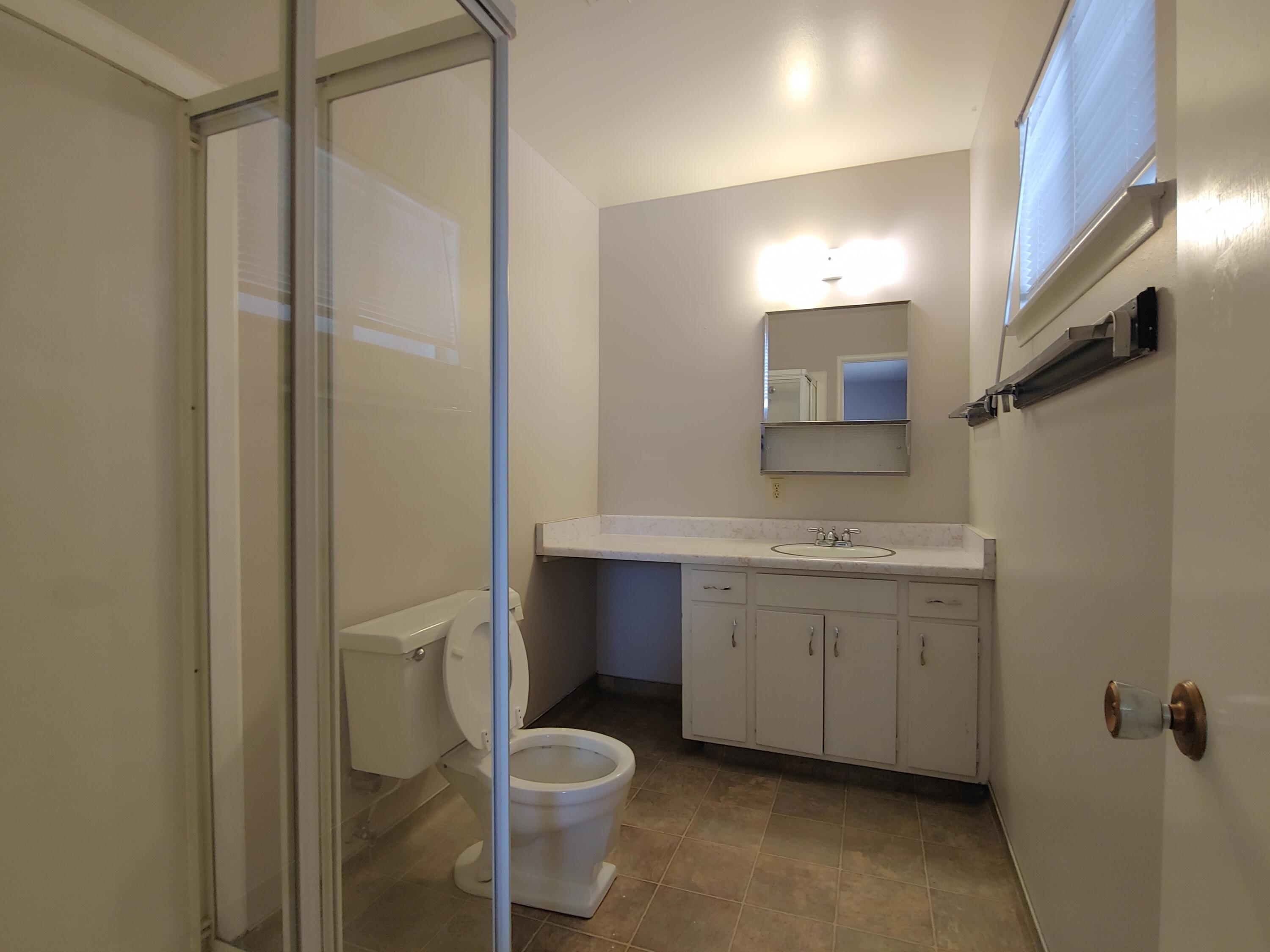 1423 W Wren Ave, Visalia, CA 93291