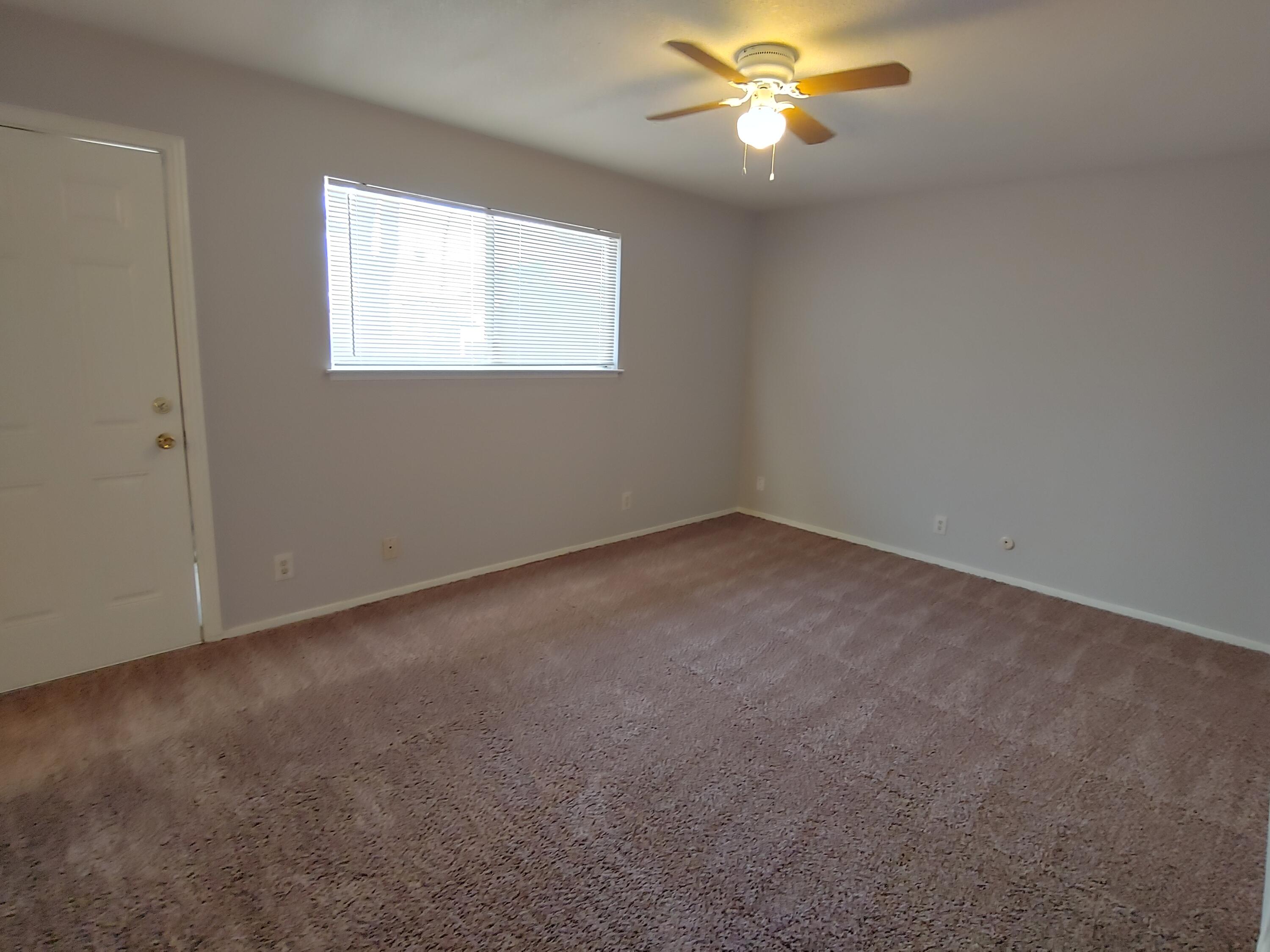 1423 W Wren Ave, Visalia, CA 93291