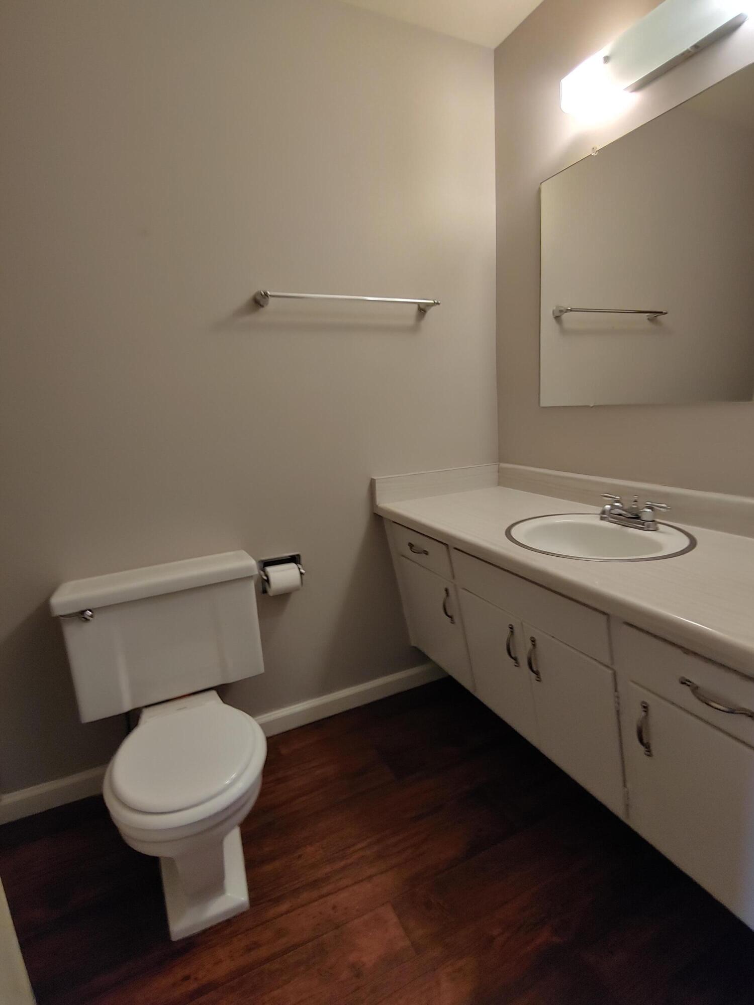 1423 W Wren Ave, Visalia, CA 93291