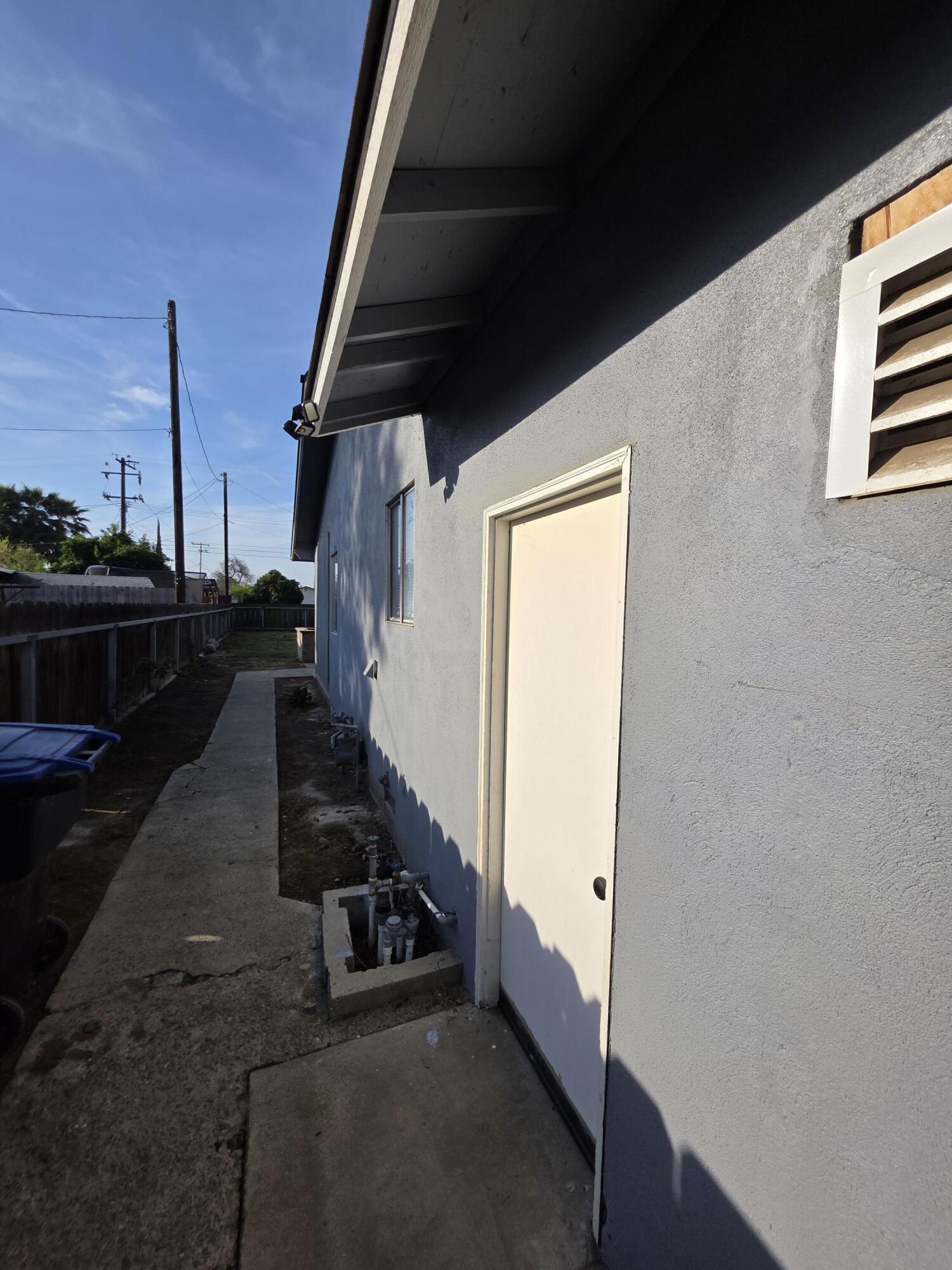 1423 W Wren Ave, Visalia, CA 93291