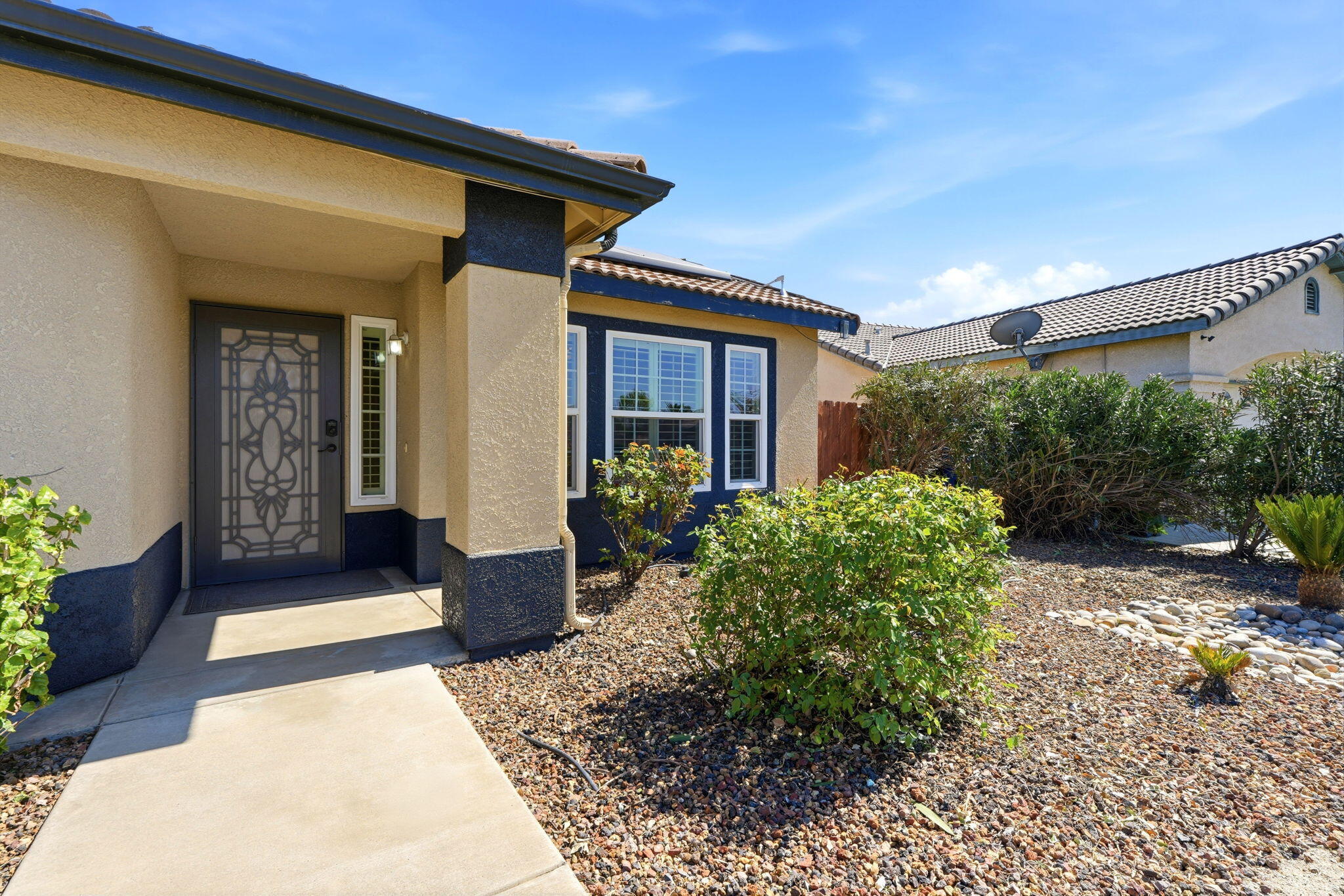 702 Montecito Ct, Lemoore, CA 93245