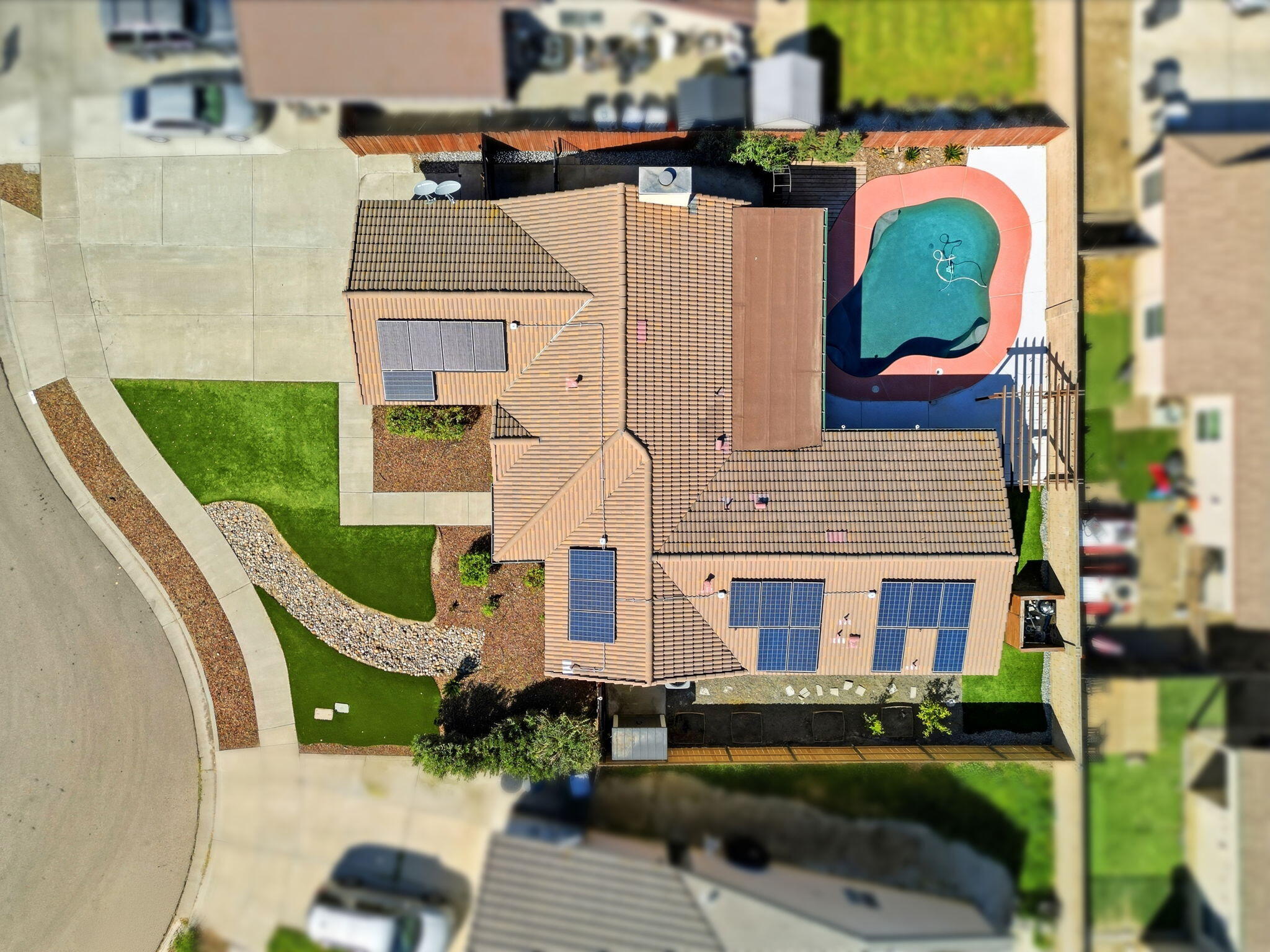 702 Montecito Ct, Lemoore, CA 93245