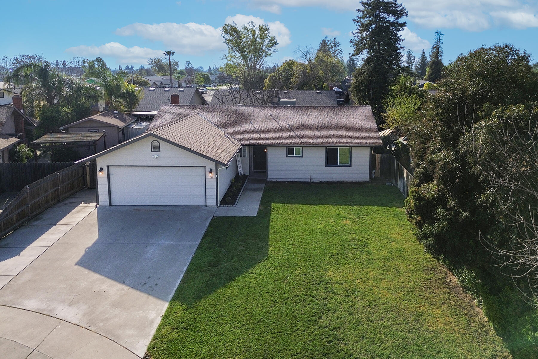 1921 S Irwin St, Tulare, CA 93274