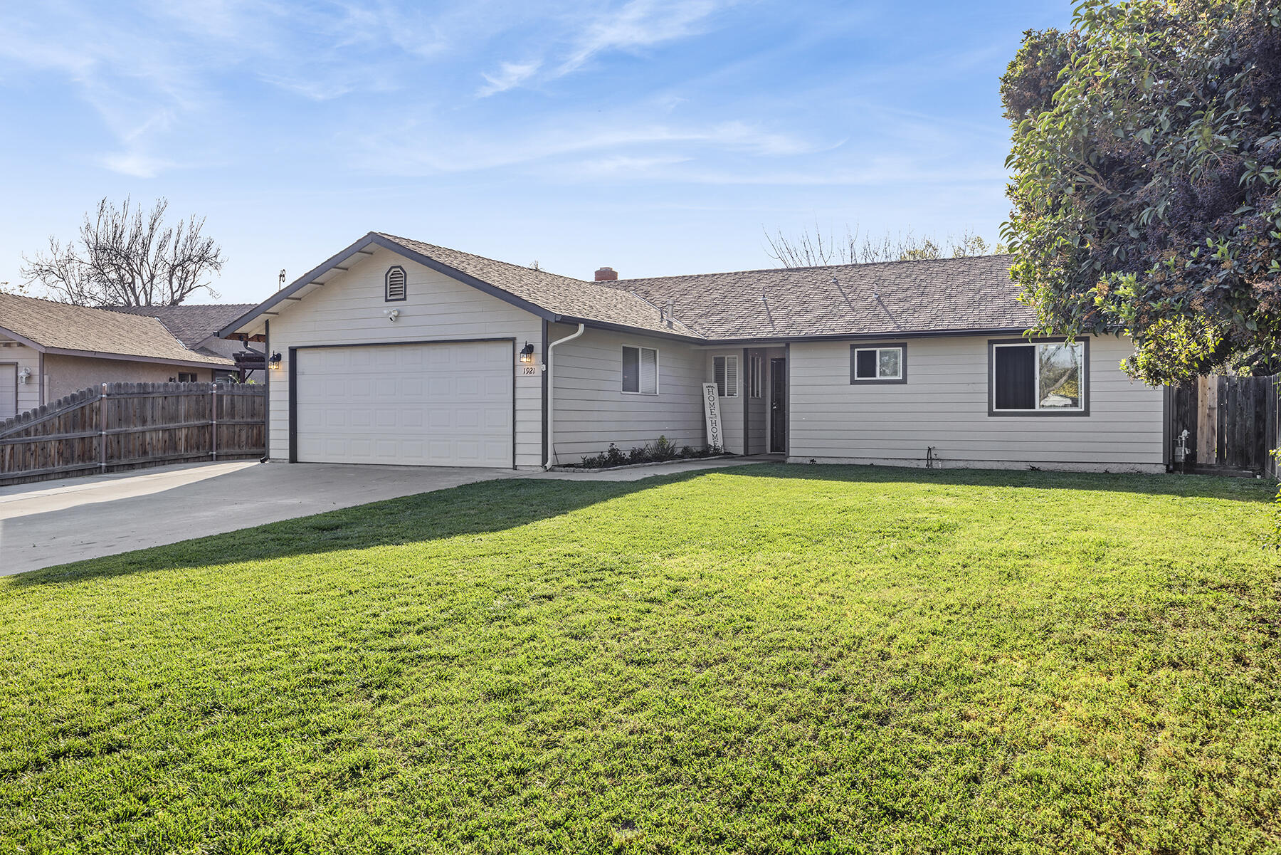 1921 S Irwin St, Tulare, CA 93274