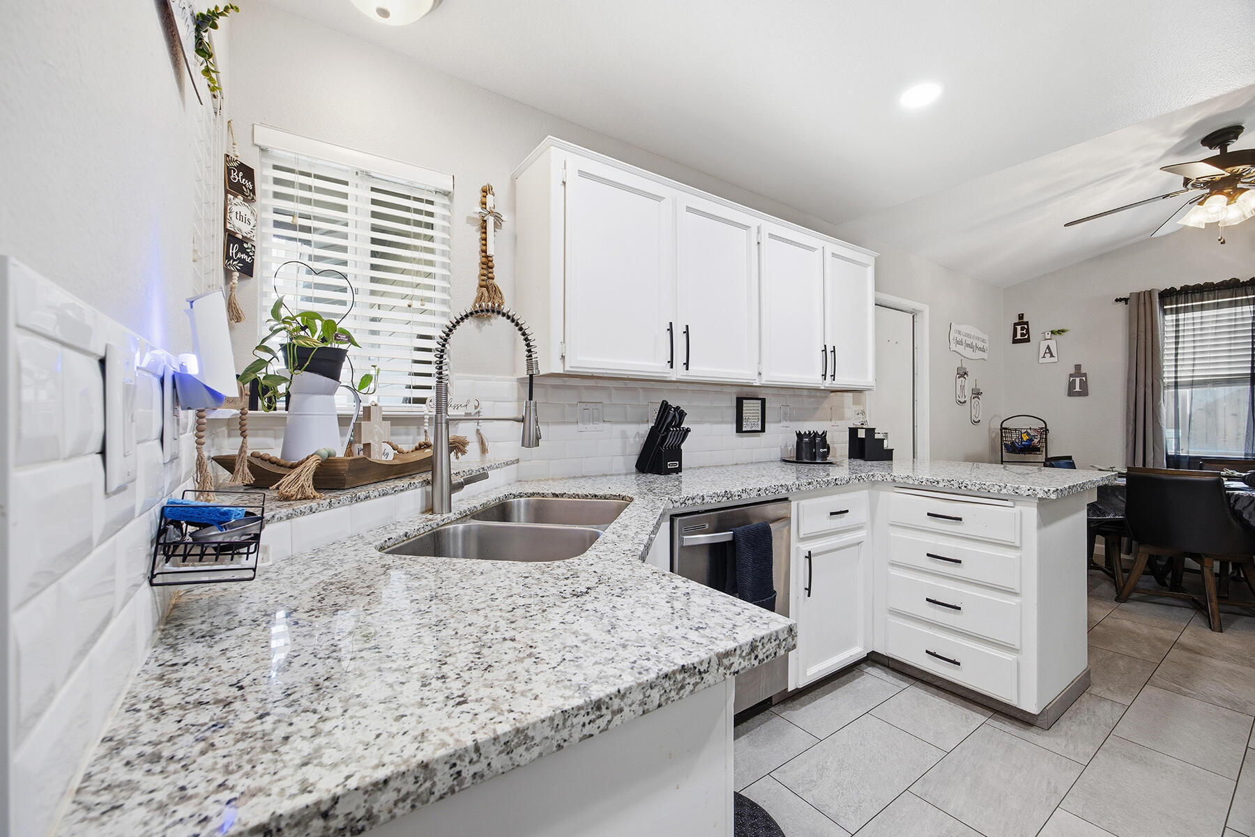 1921 S Irwin St, Tulare, CA 93274