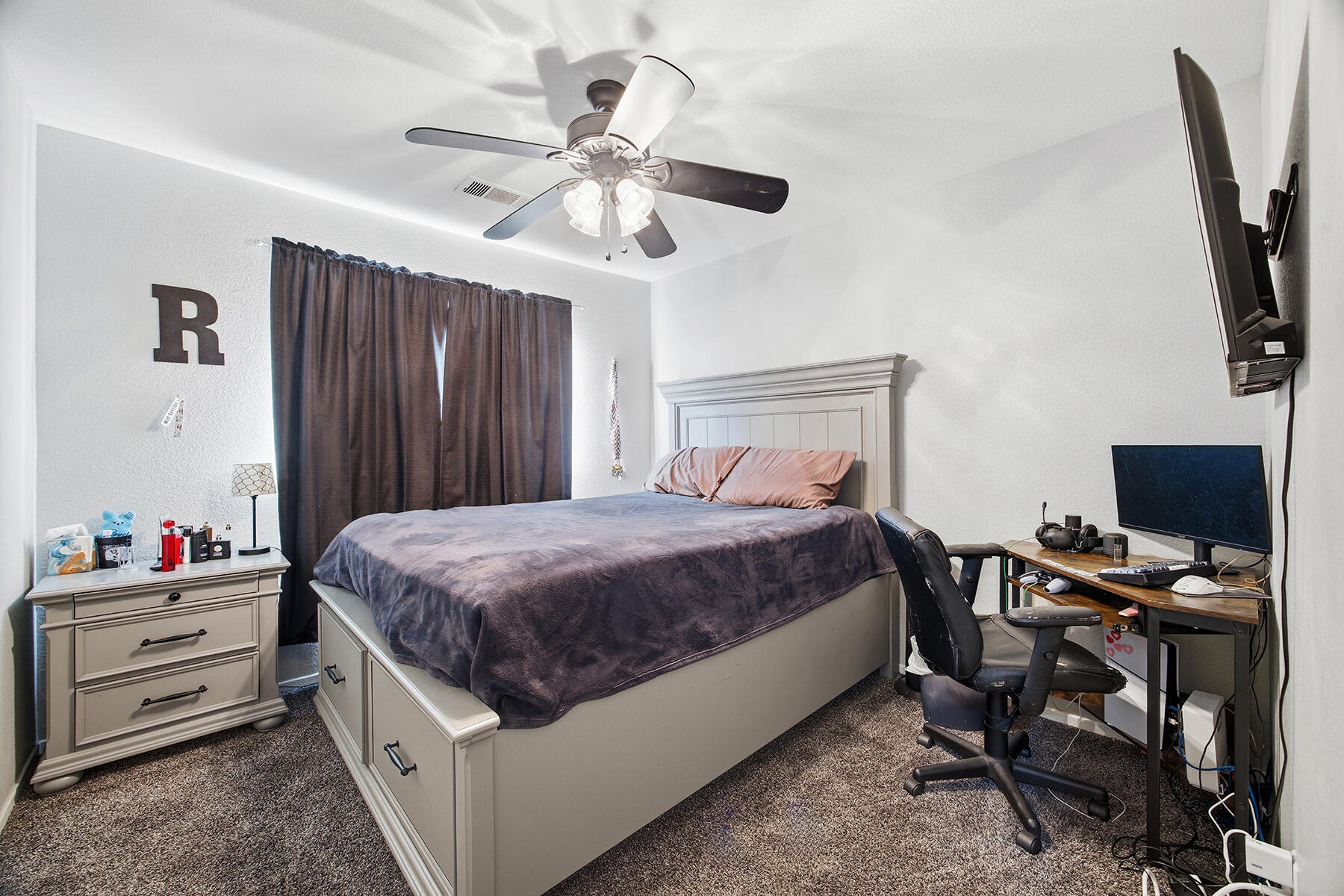 1921 S Irwin St, Tulare, CA 93274