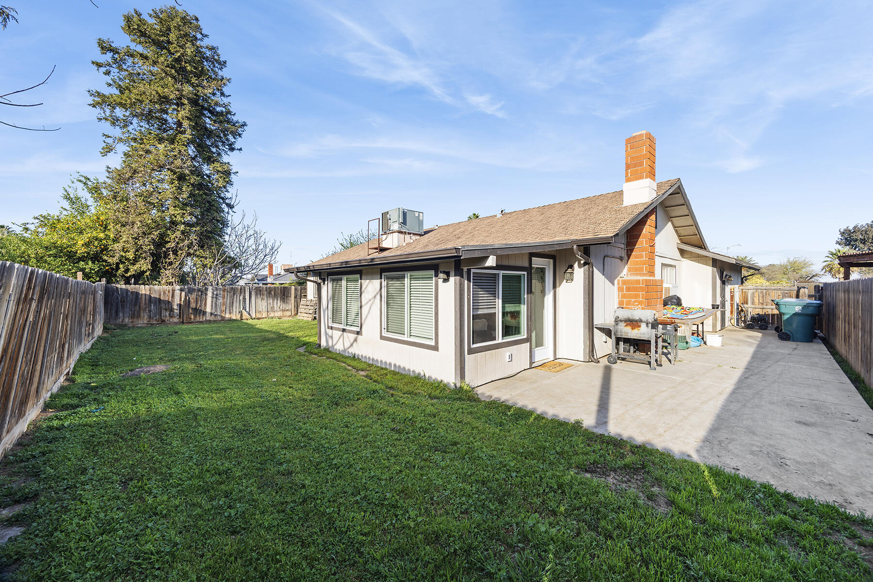 1921 S Irwin St, Tulare, CA 93274