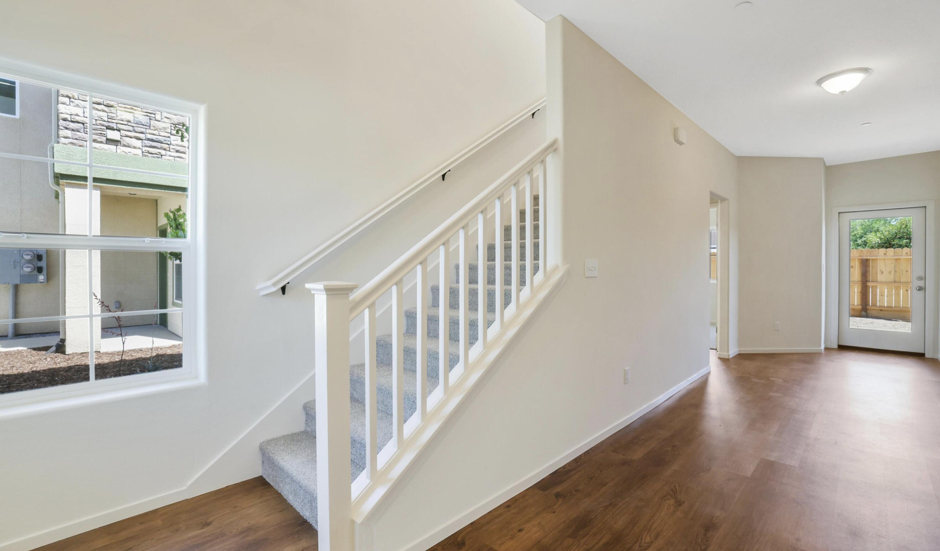 1147 W Putnam Ave, Porterville, CA 93257