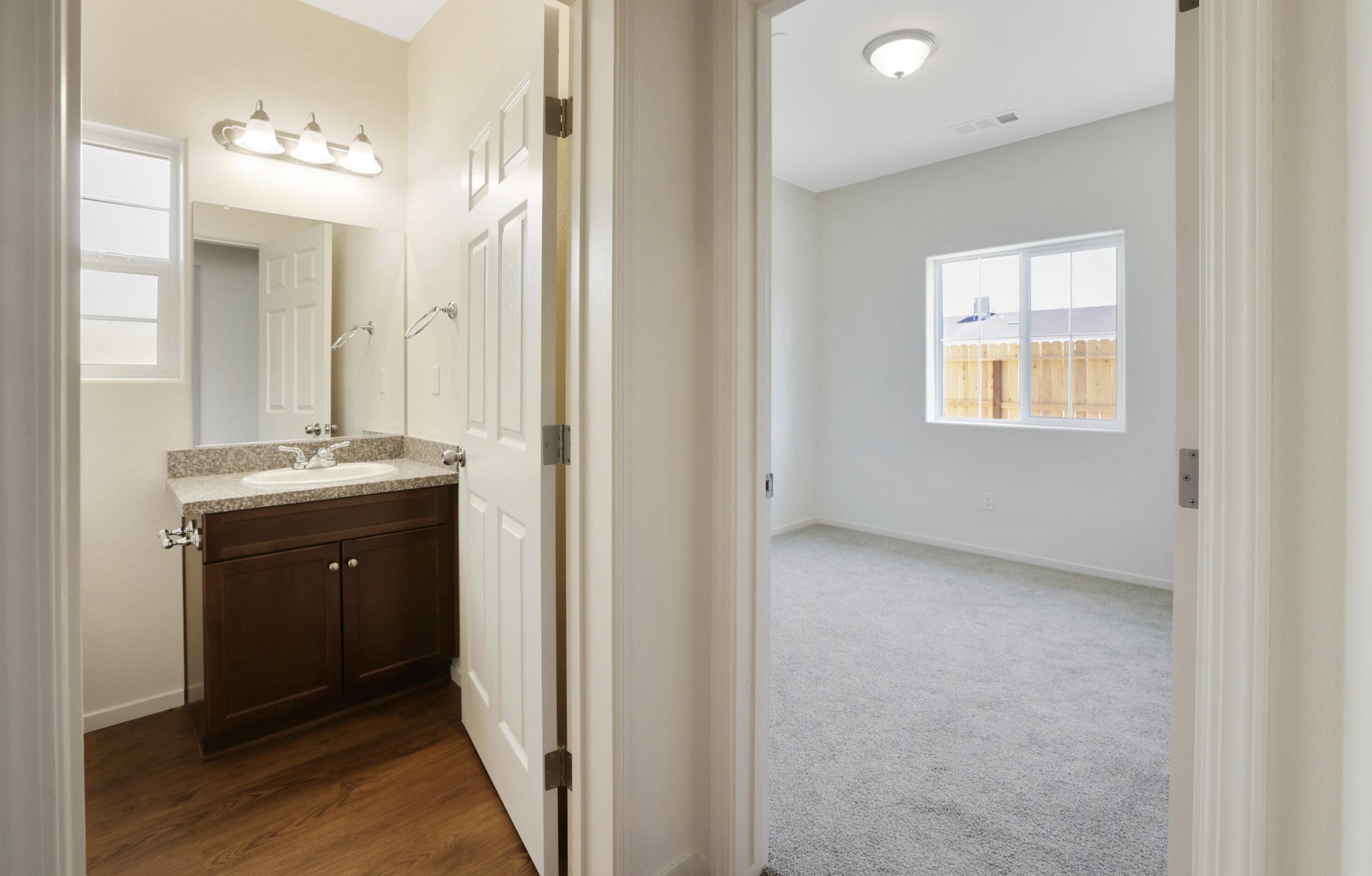 1147 W Putnam Ave, Porterville, CA 93257