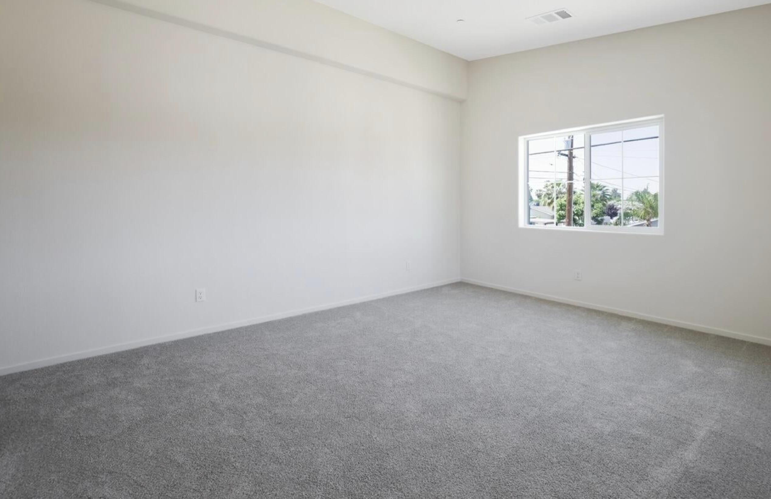 1147 W Putnam Ave, Porterville, CA 93257