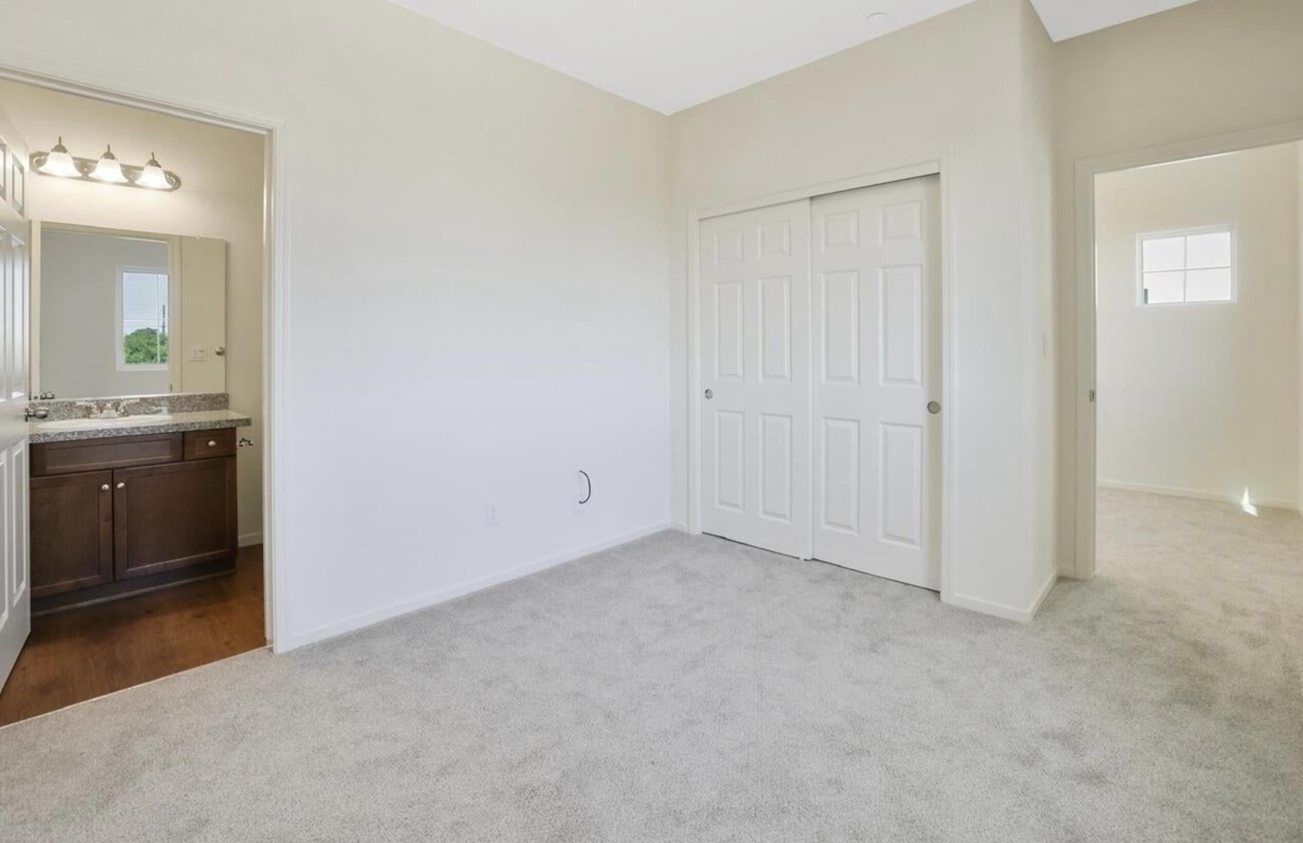 1147 W Putnam Ave, Porterville, CA 93257