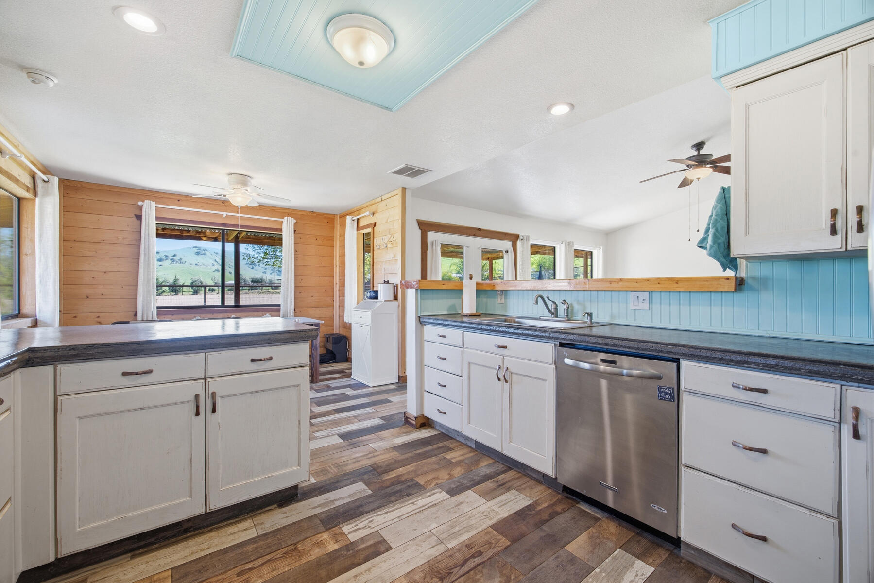 31393 Dahlem Dr, Exeter, CA 93221