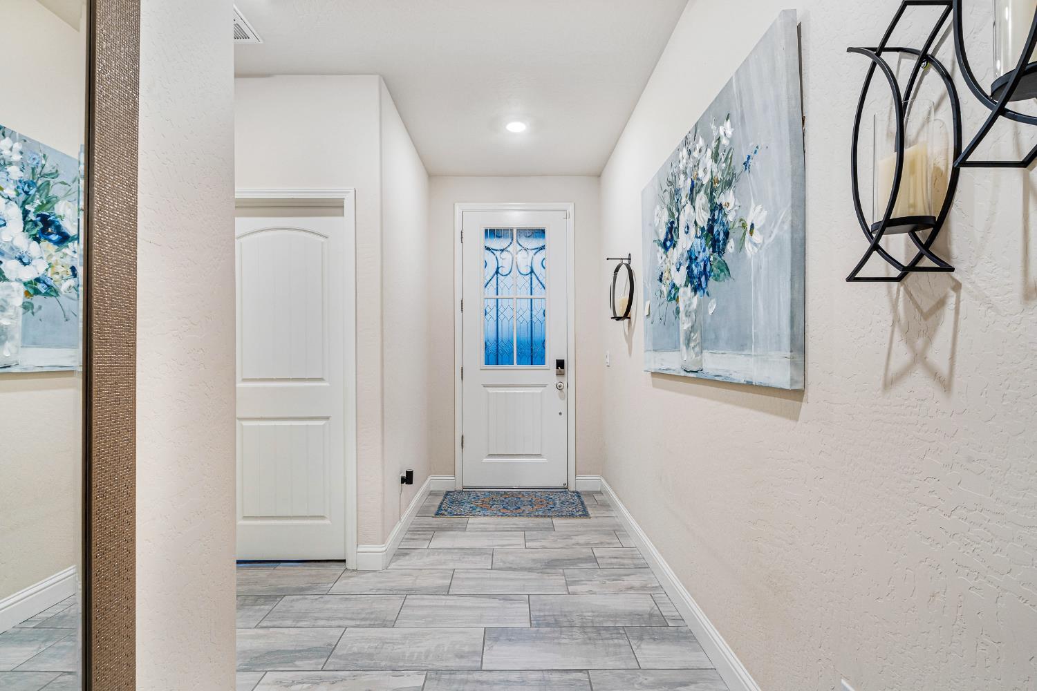 1553 N State St, Fresno, CA 93722