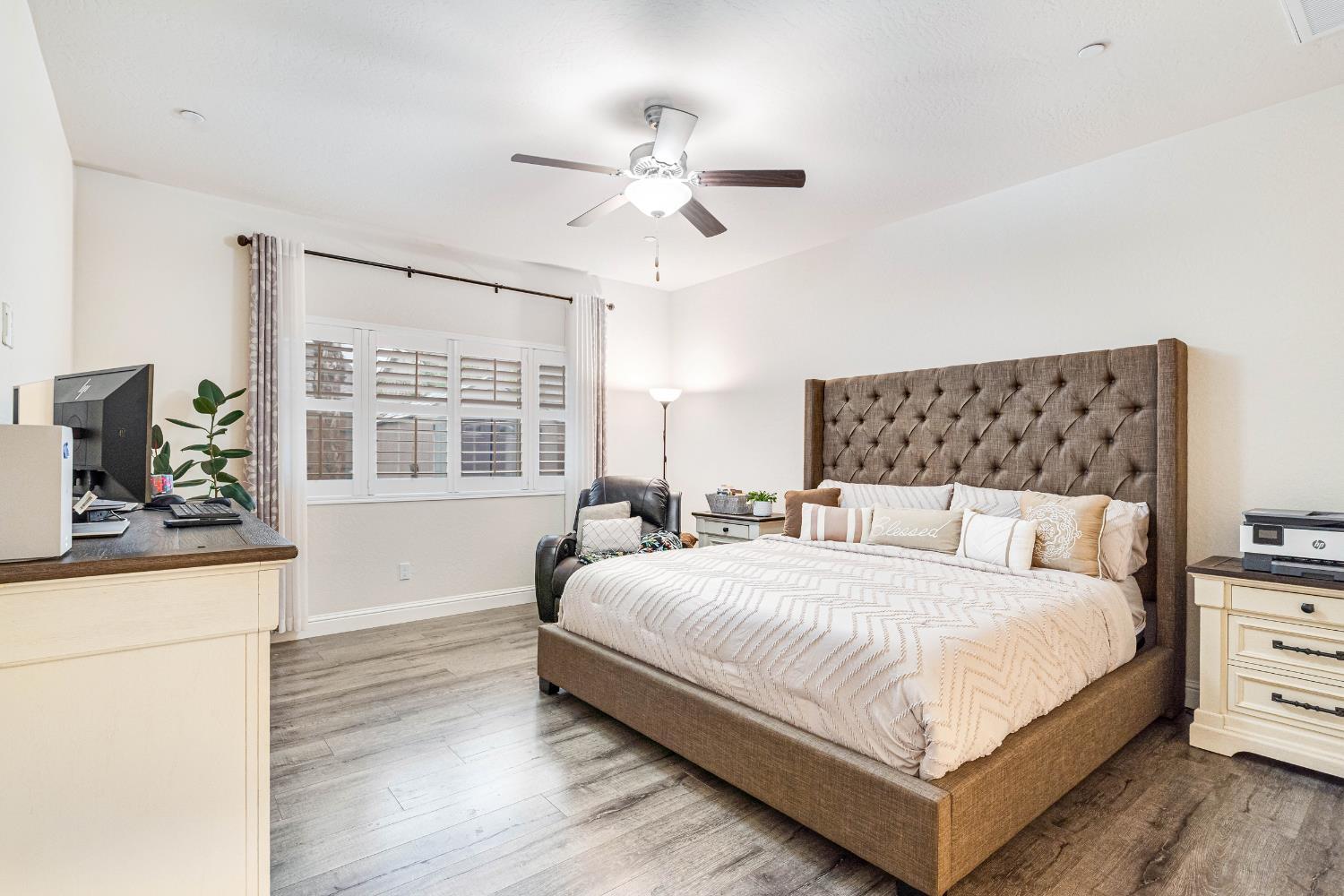 1553 N State St, Fresno, CA 93722