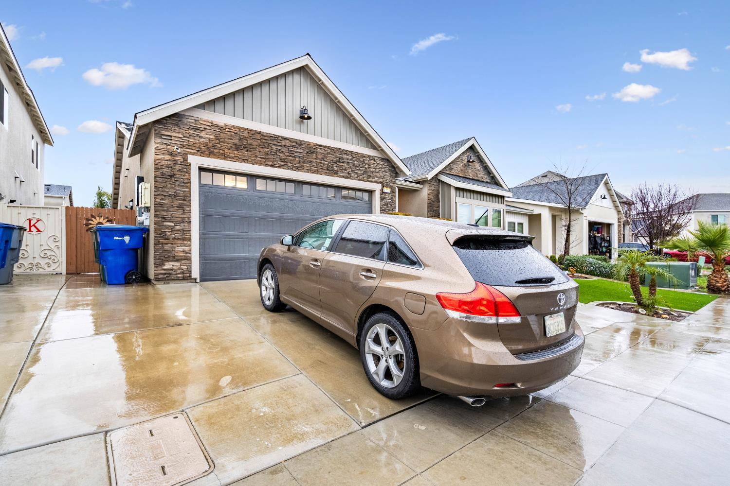 1553 N State St, Fresno, CA 93722