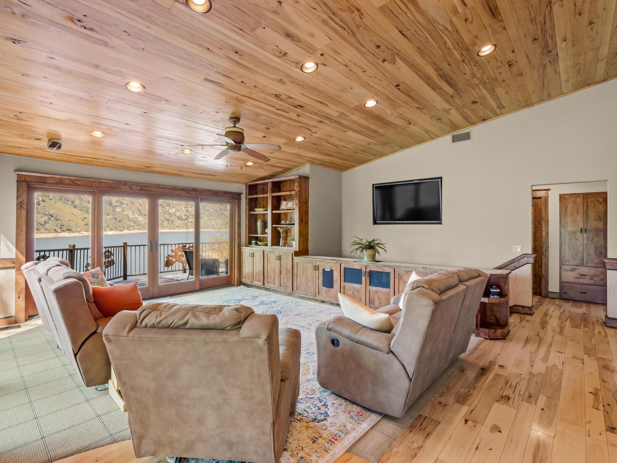 27459 Sky Harbour Rd, Friant, CA 93626