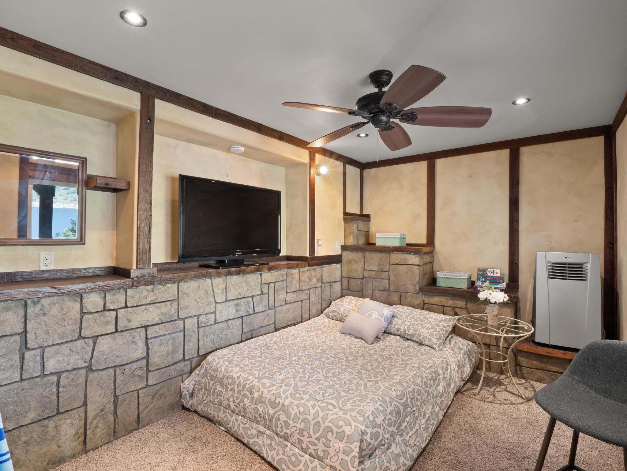 27459 Sky Harbour Rd, Friant, CA 93626