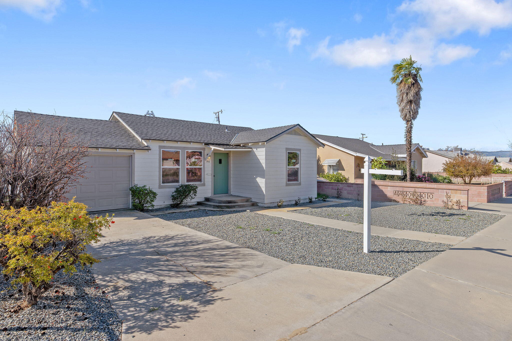 316 E Mariposa St, Avenal, CA 93204