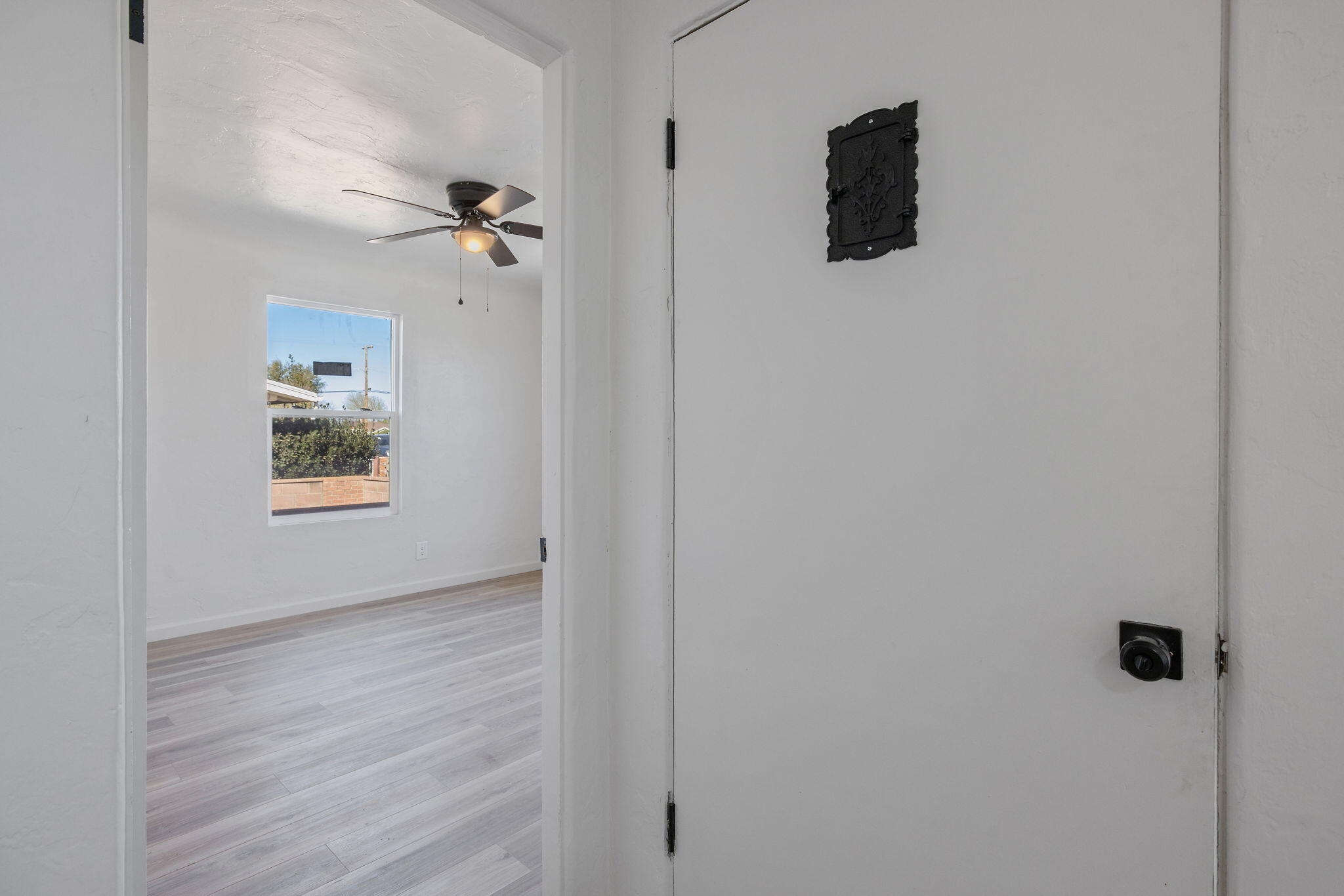 316 E Mariposa St, Avenal, CA 93204