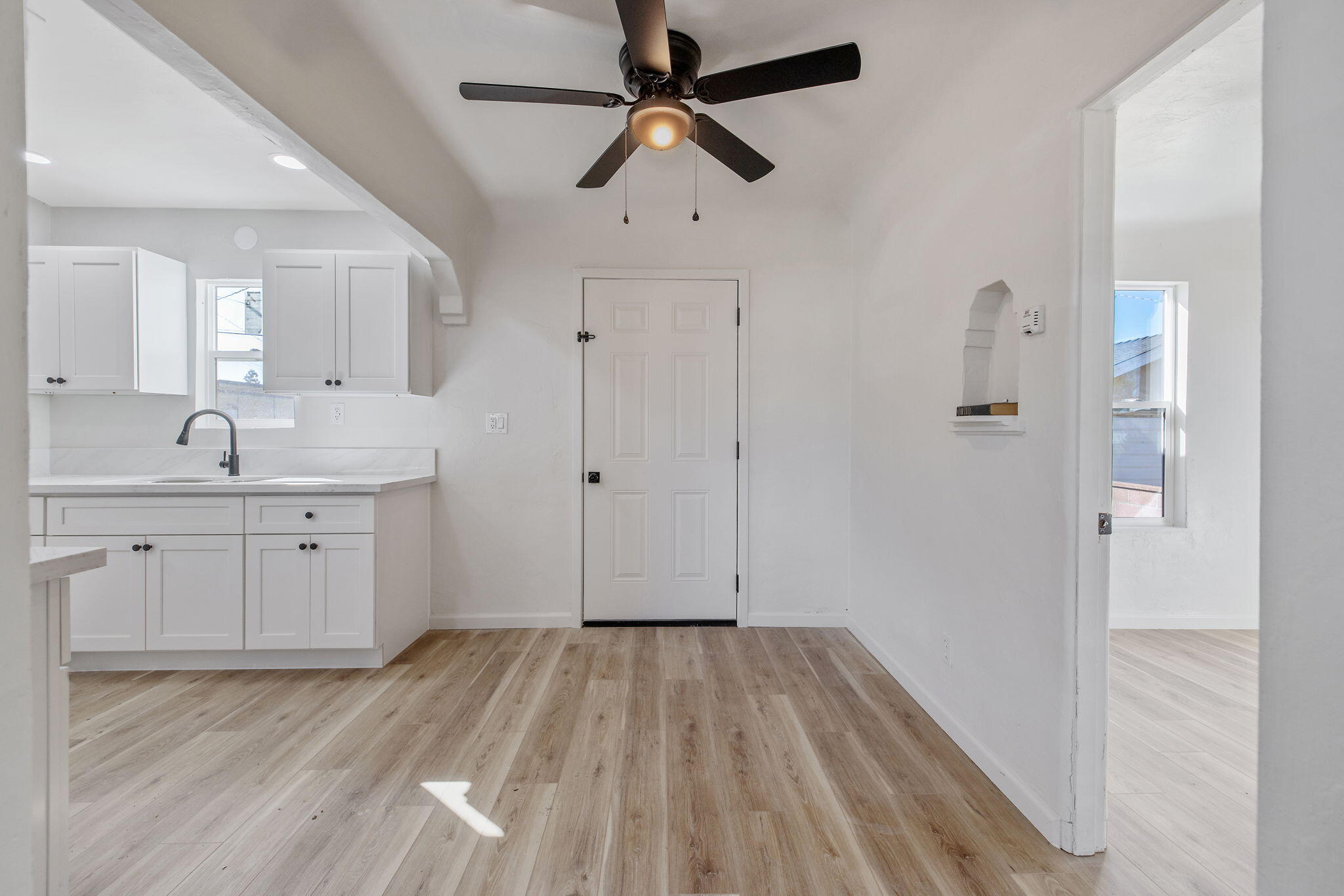 316 E Mariposa St, Avenal, CA 93204