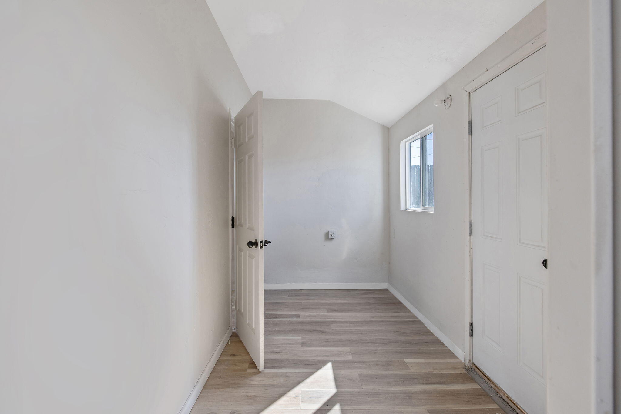 316 E Mariposa St, Avenal, CA 93204