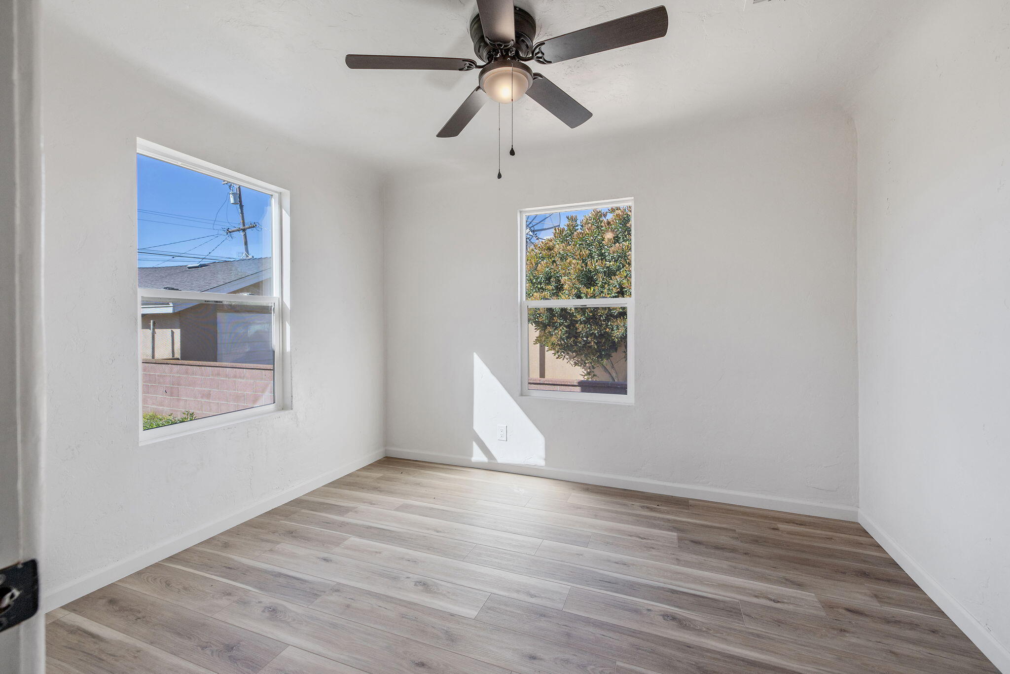 316 E Mariposa St, Avenal, CA 93204