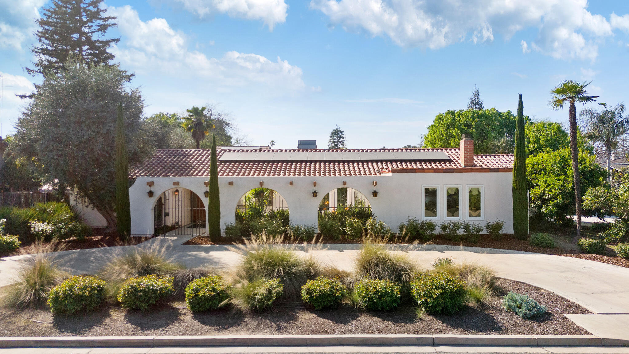 745 N Fulgham Ct, Visalia, CA 93291