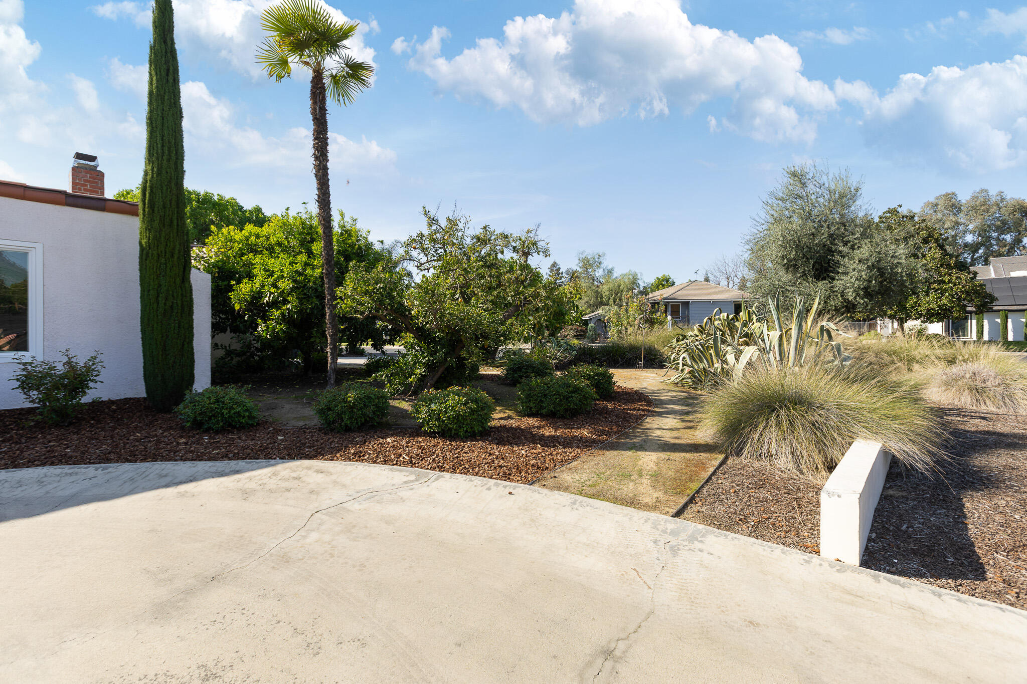 745 N Fulgham Ct, Visalia, CA 93291